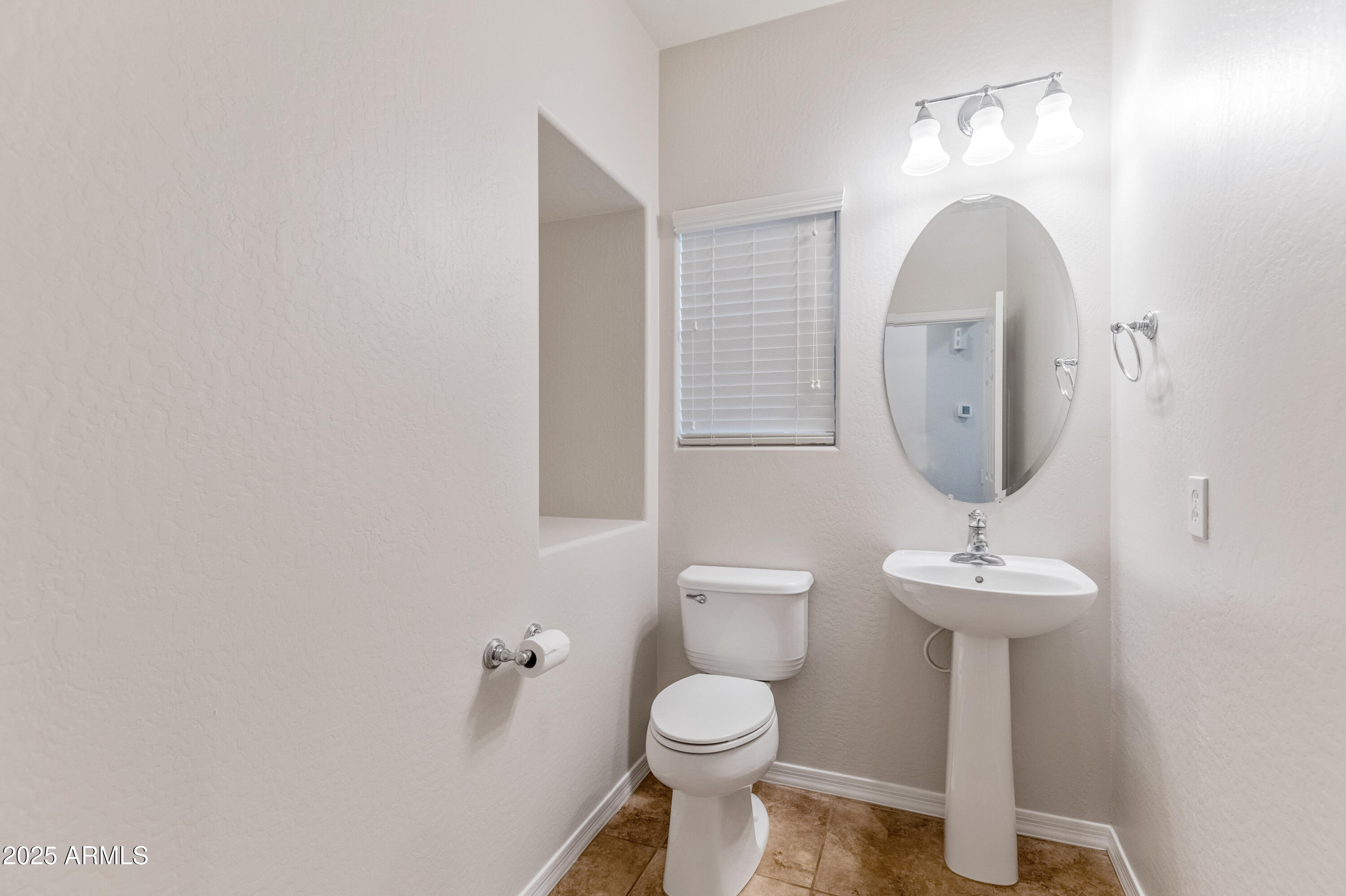 3983 E CAT BALUE Drive