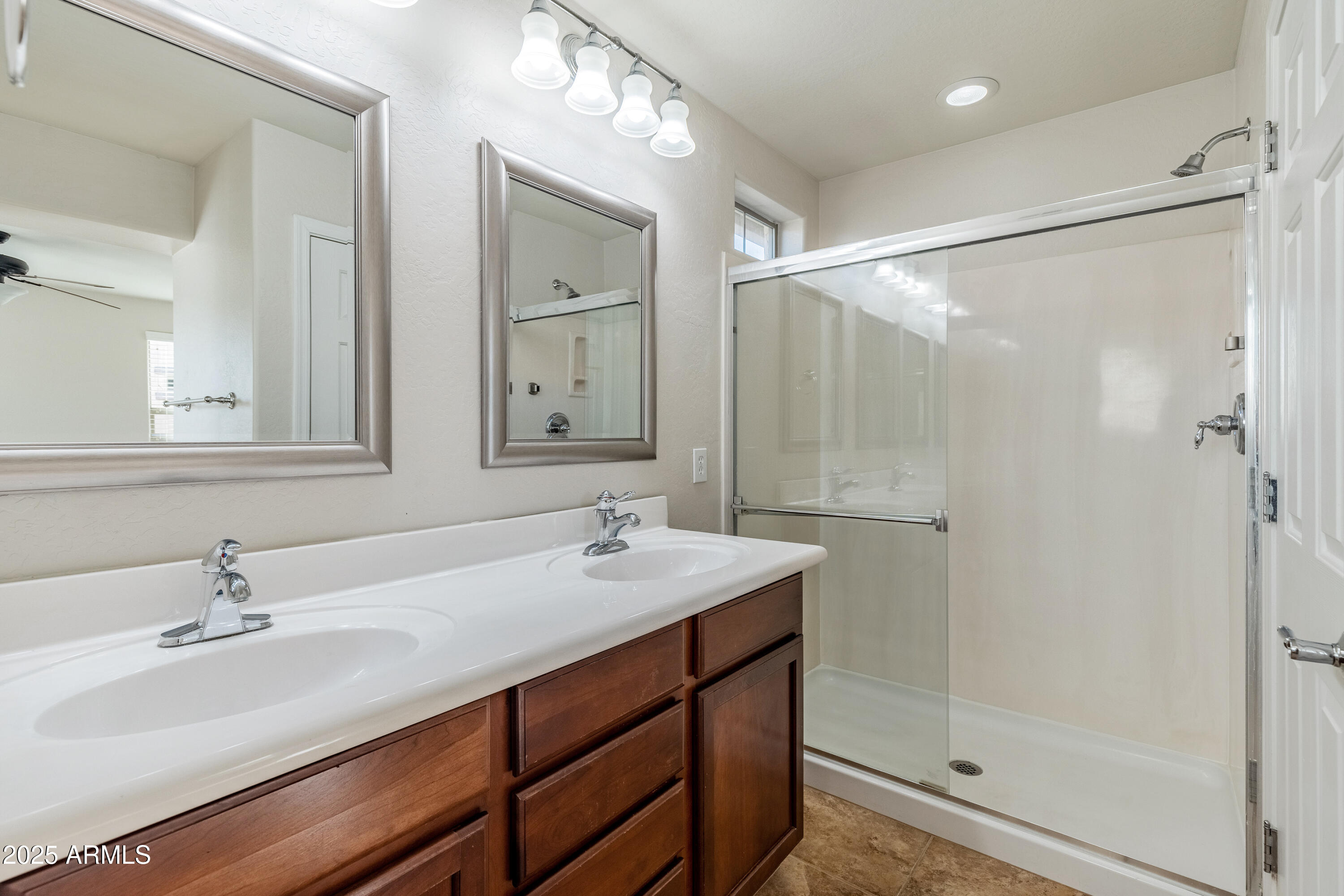 3983 E CAT BALUE Drive