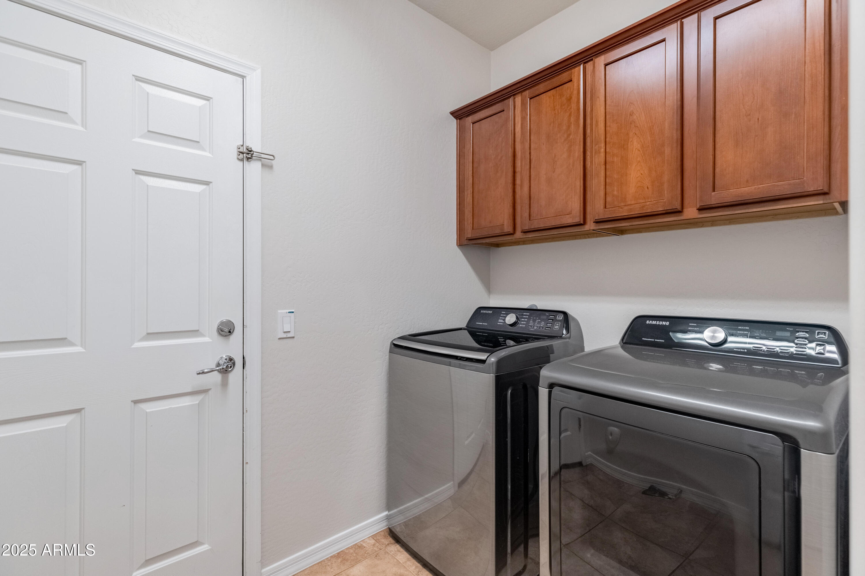 3983 E CAT BALUE Drive