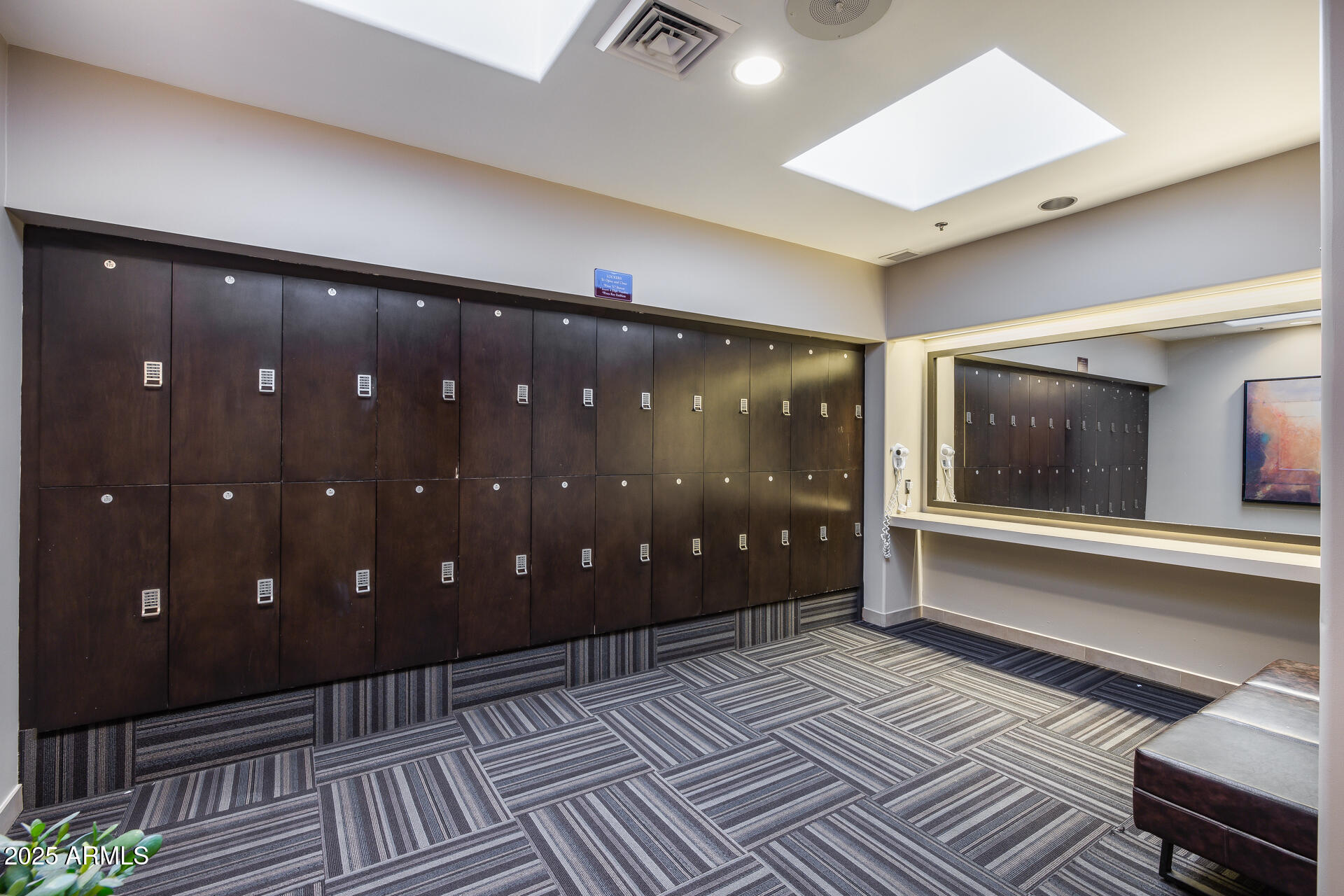 3983 E CAT BALUE Drive