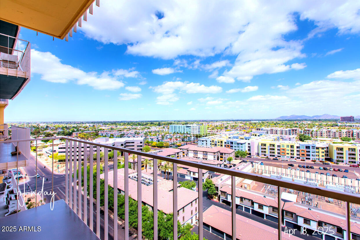 207 W CLARENDON Avenue, 14E