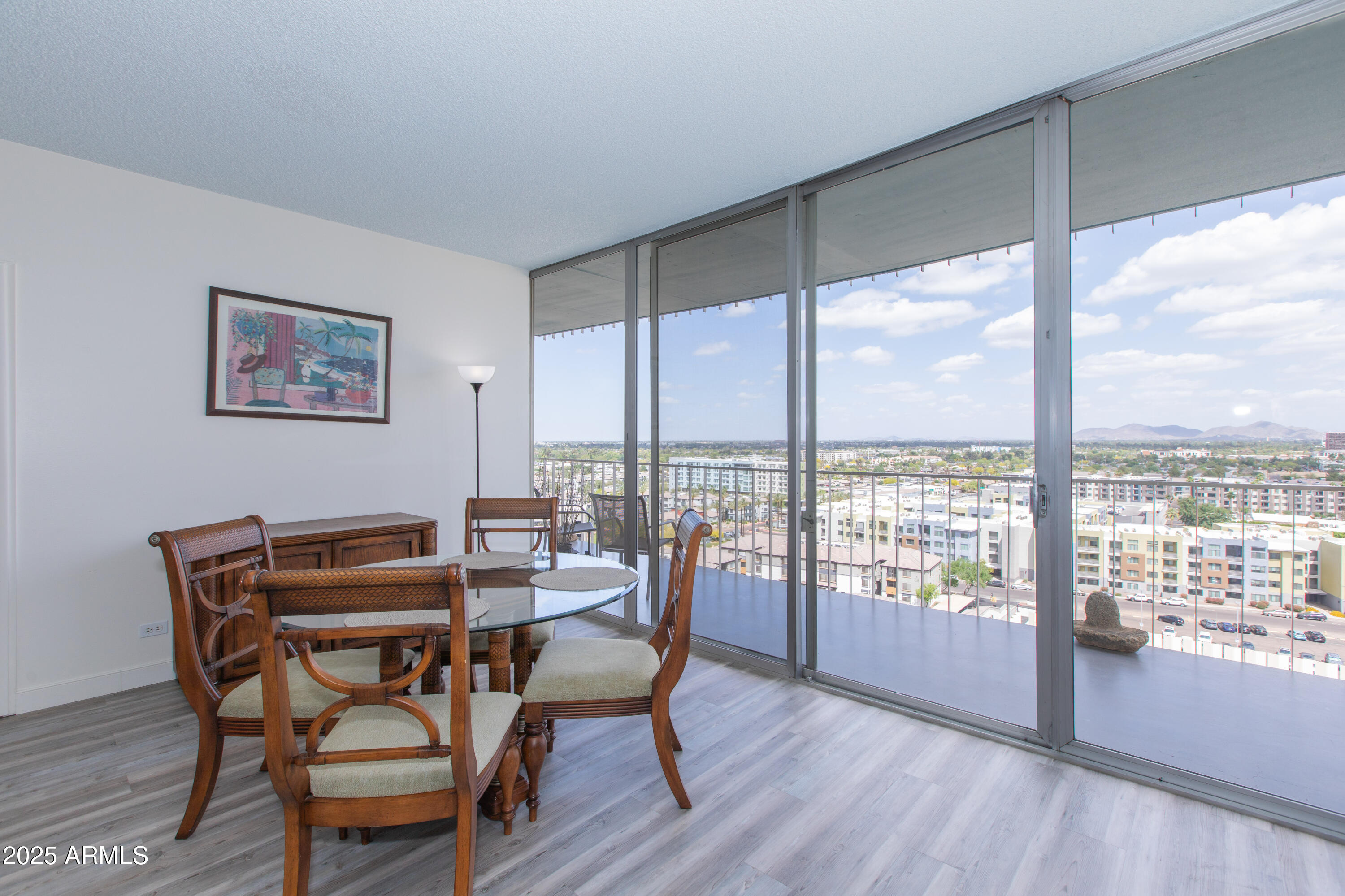 207 W CLARENDON Avenue, 14E