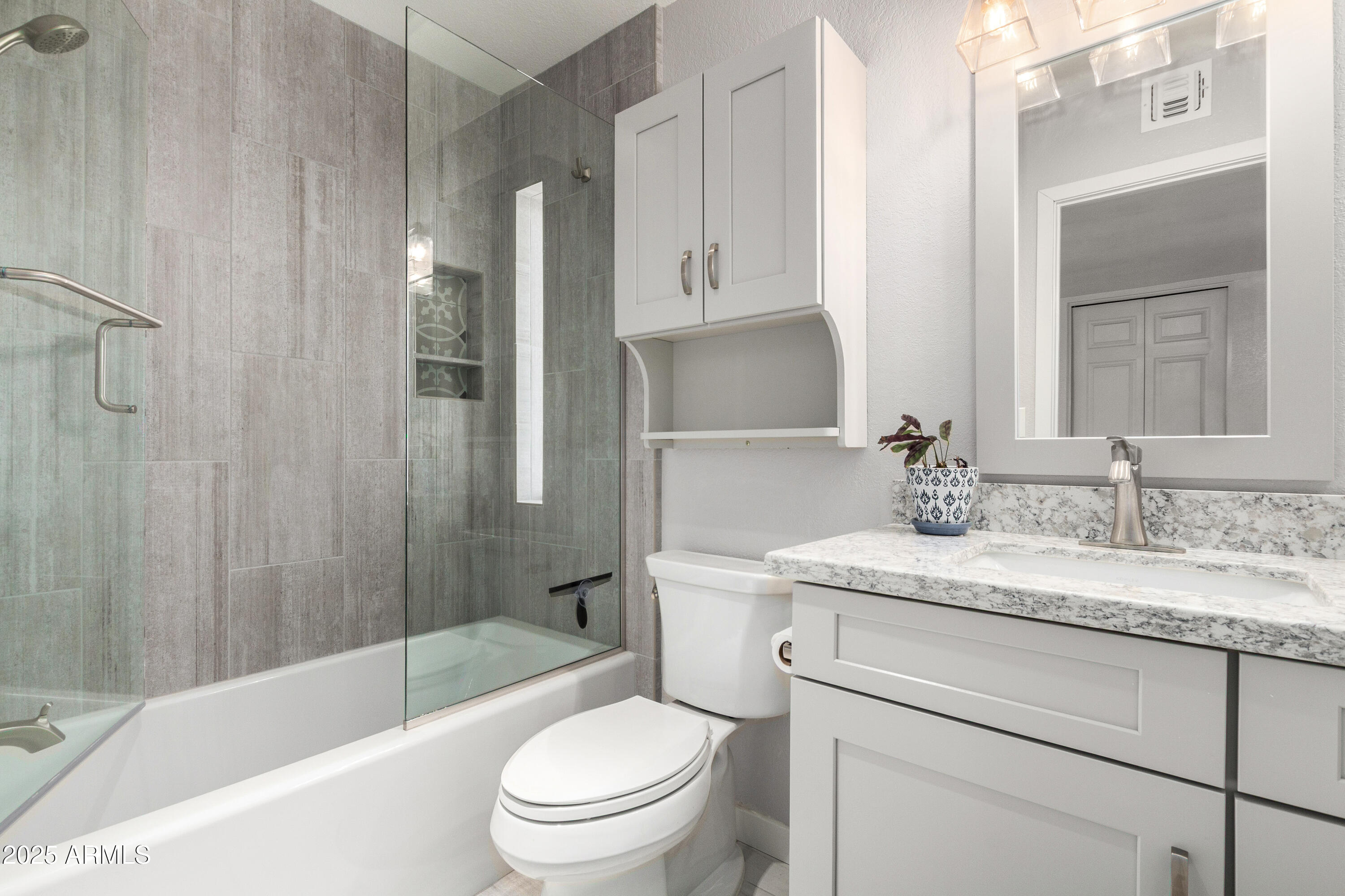 506 W SANDRA Terrace