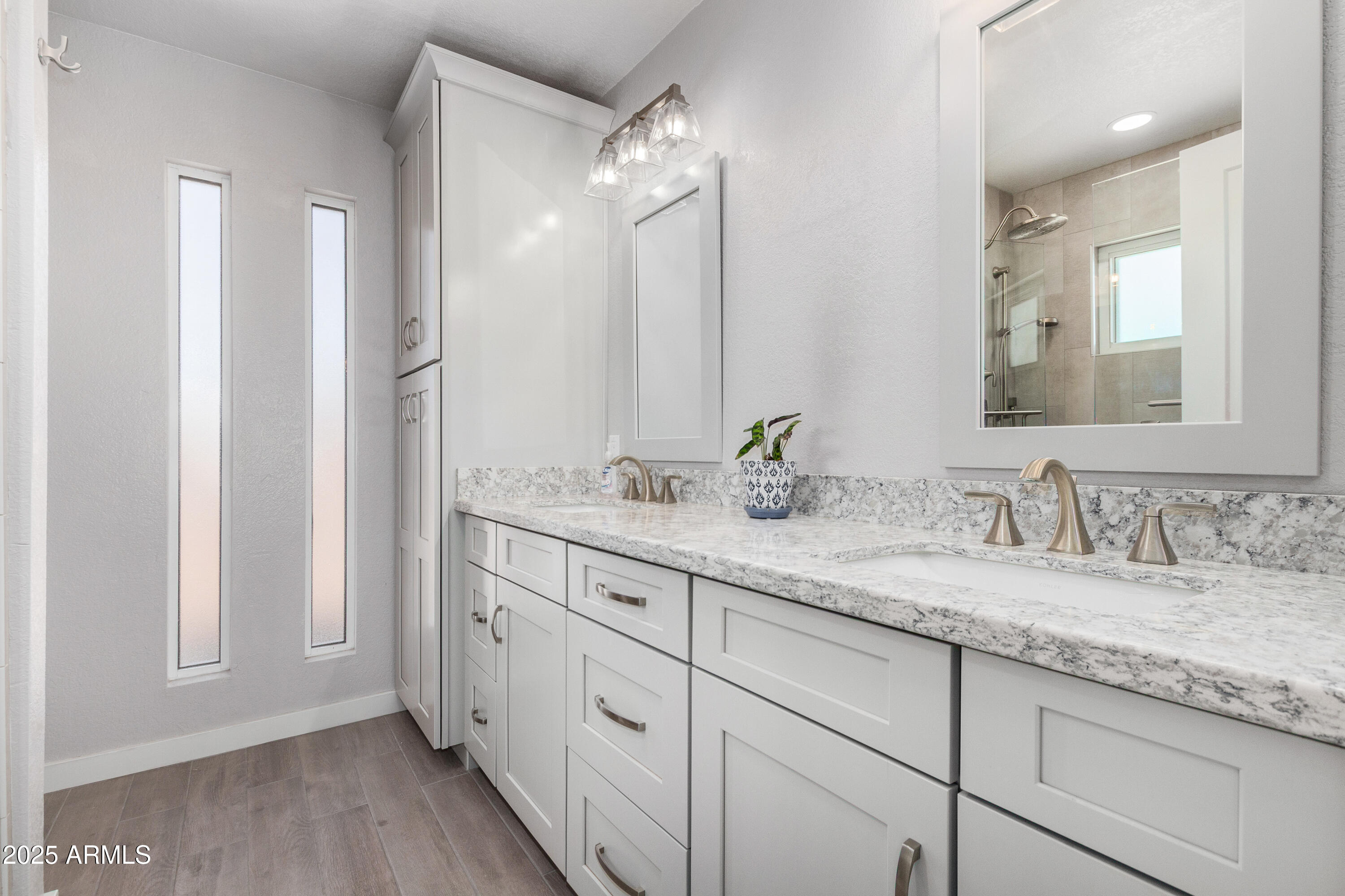 506 W SANDRA Terrace