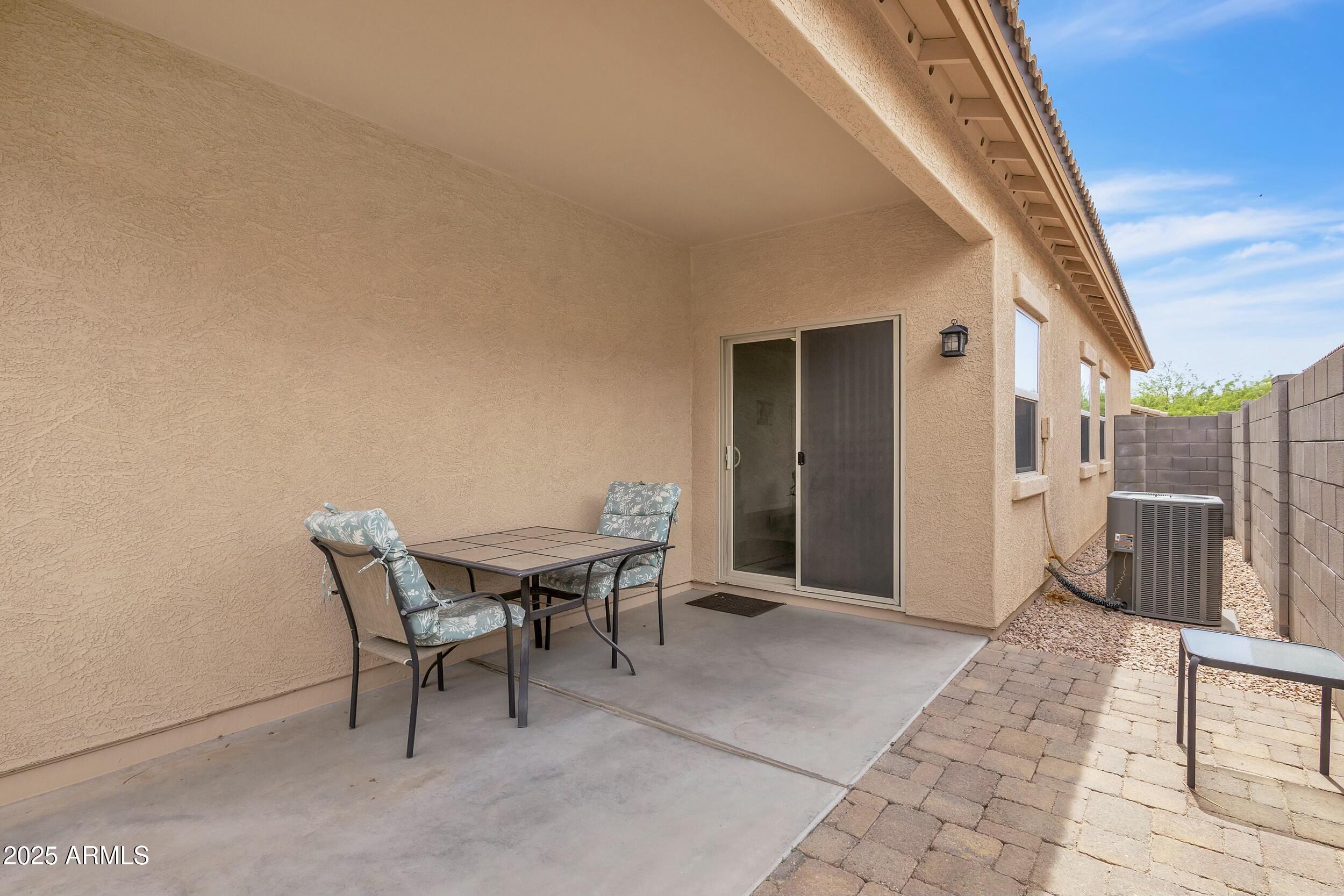 900 W BROADWAY Avenue, 45