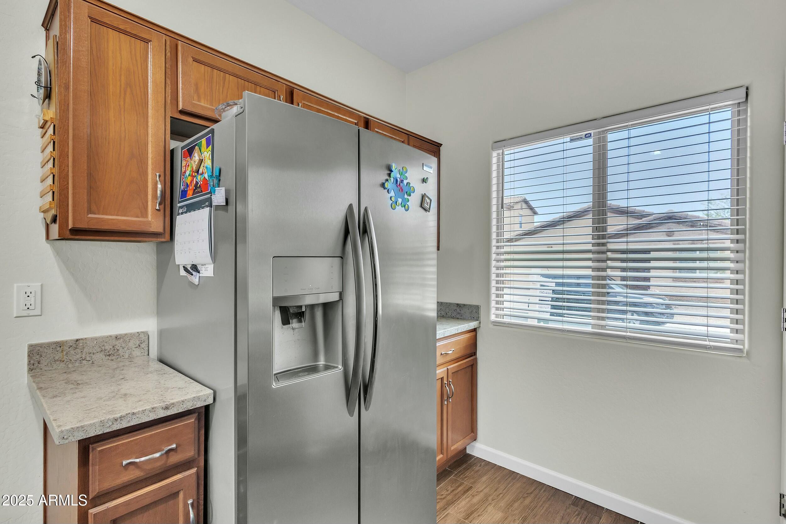 900 W BROADWAY Avenue, 45