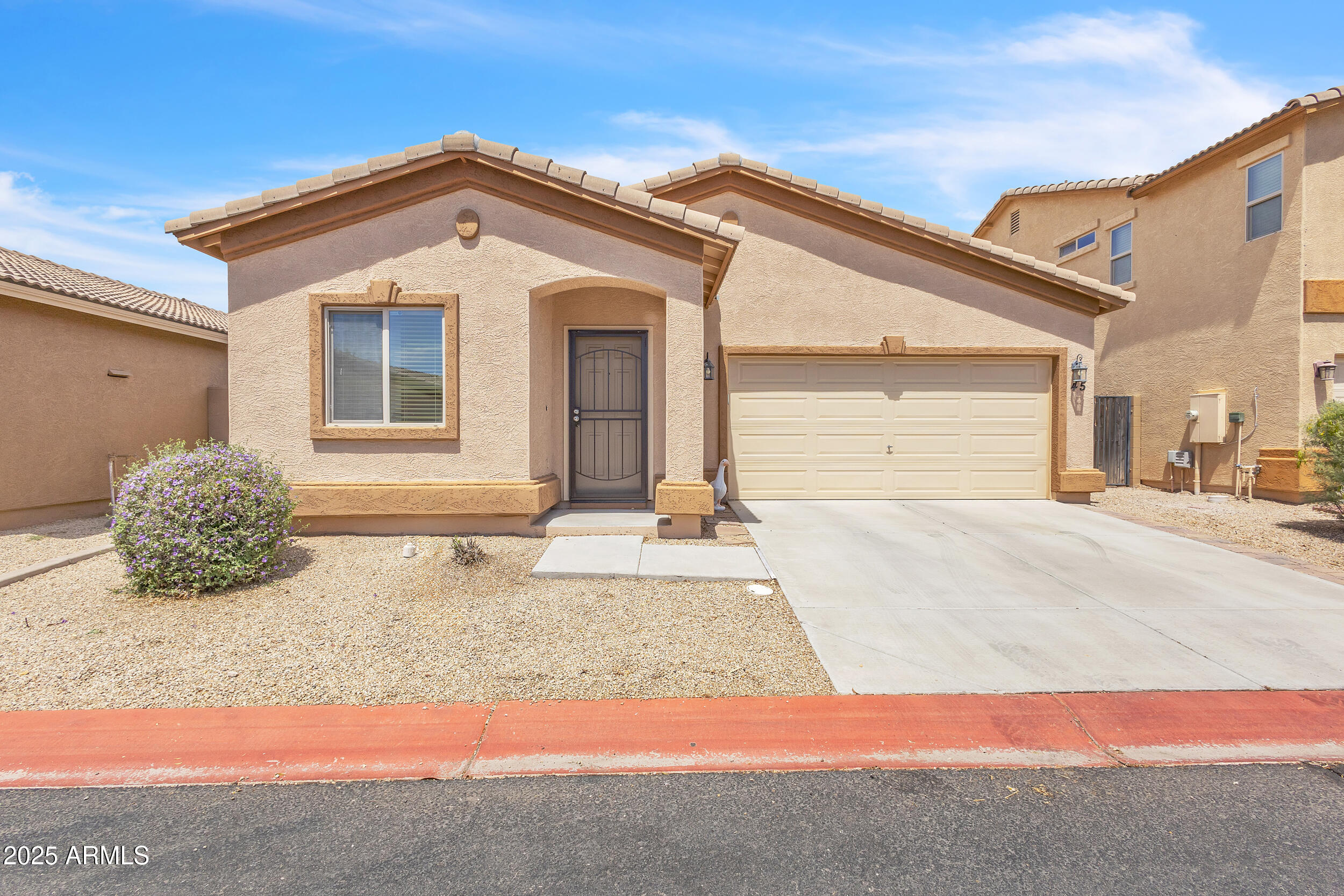 900 W BROADWAY Avenue, 45