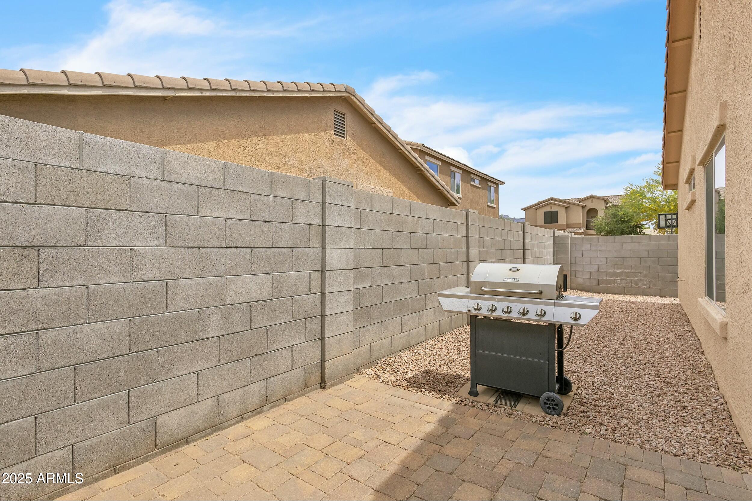 900 W BROADWAY Avenue, 45