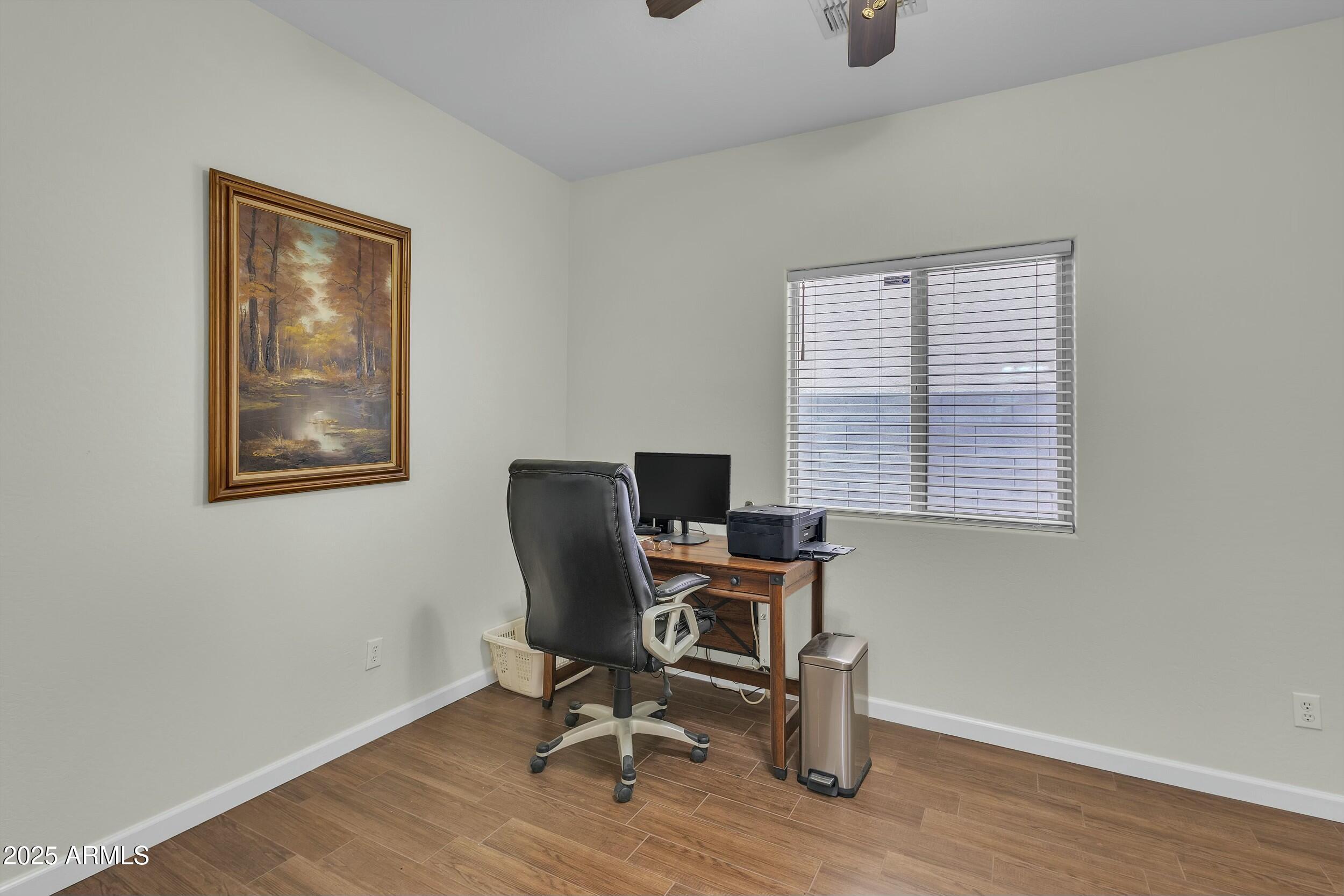 900 W BROADWAY Avenue, 45