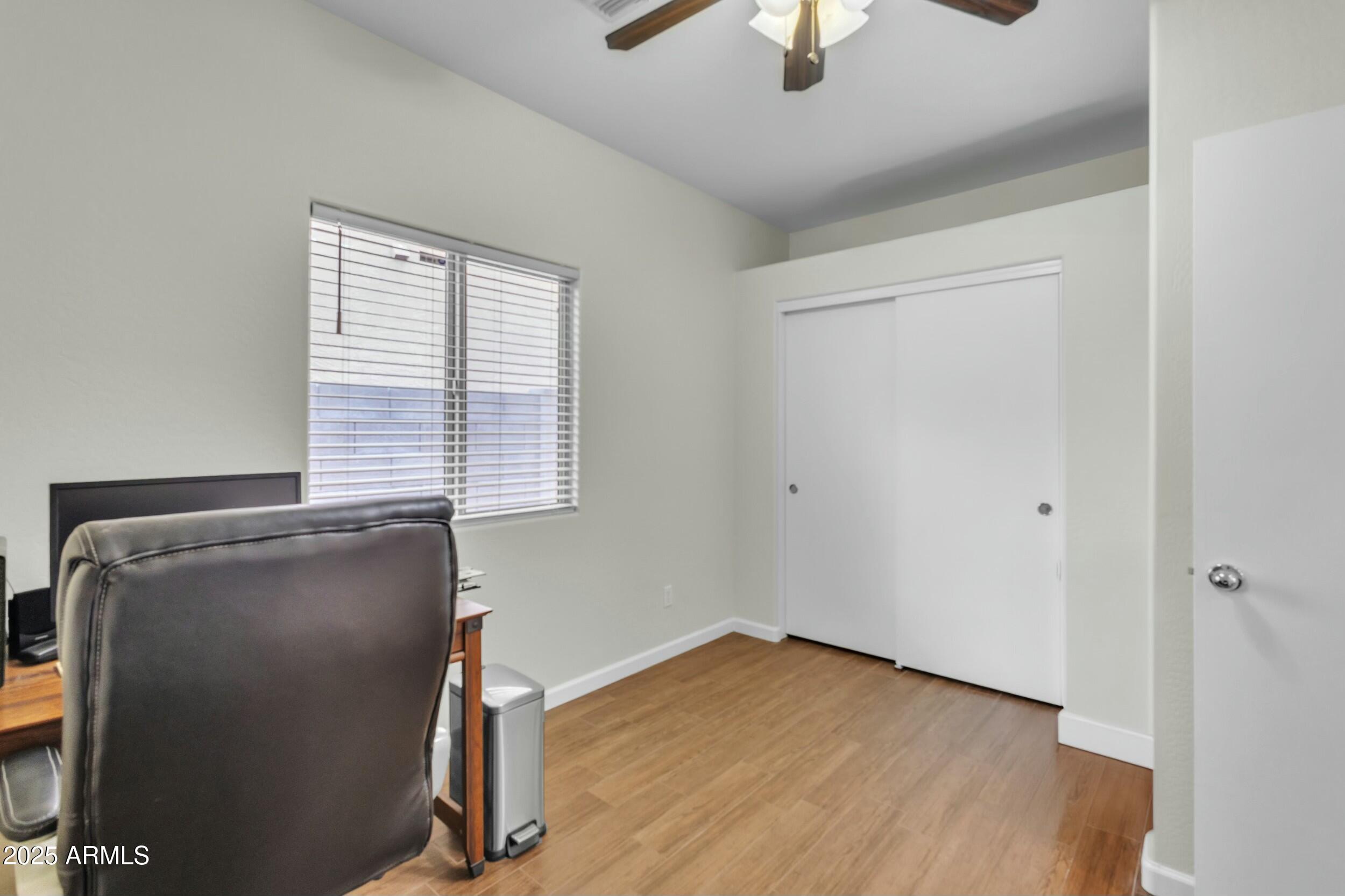 900 W BROADWAY Avenue, 45