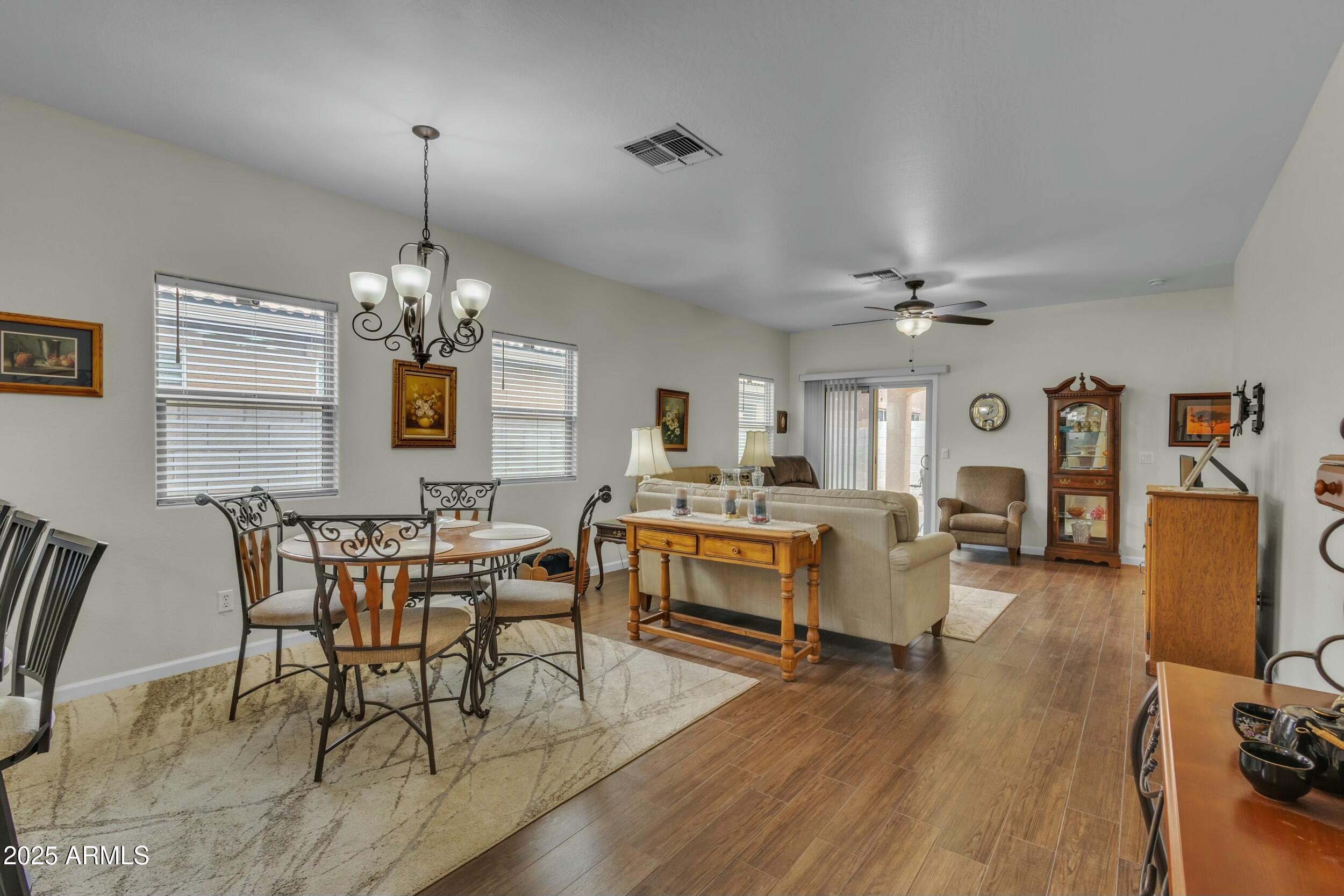 900 W BROADWAY Avenue, 45