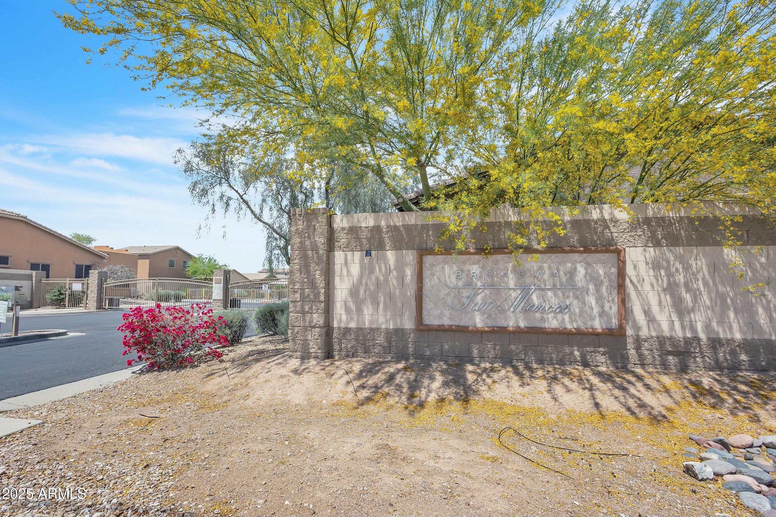 900 W BROADWAY Avenue, 45