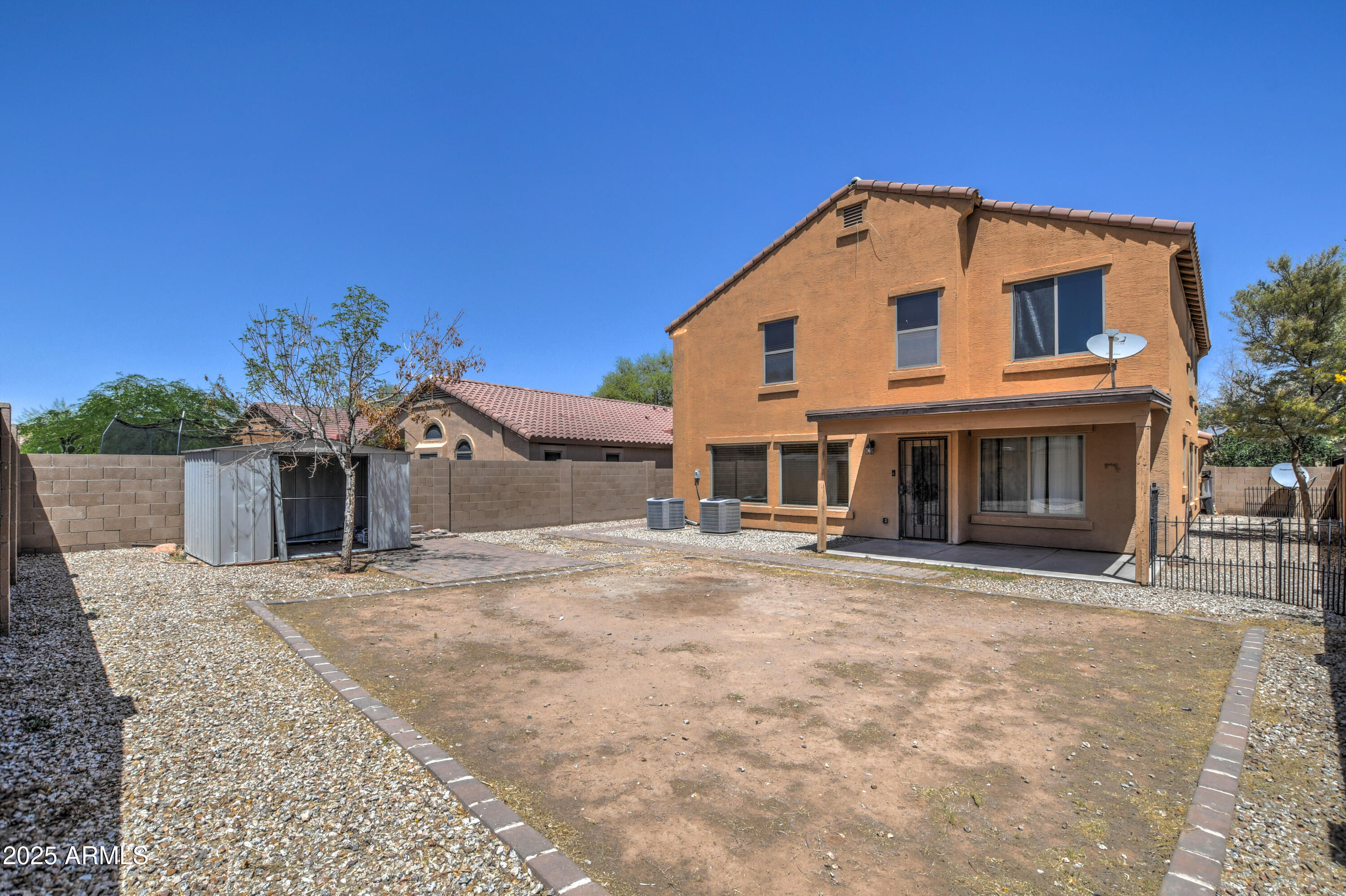 40437 W ROBBINS Drive