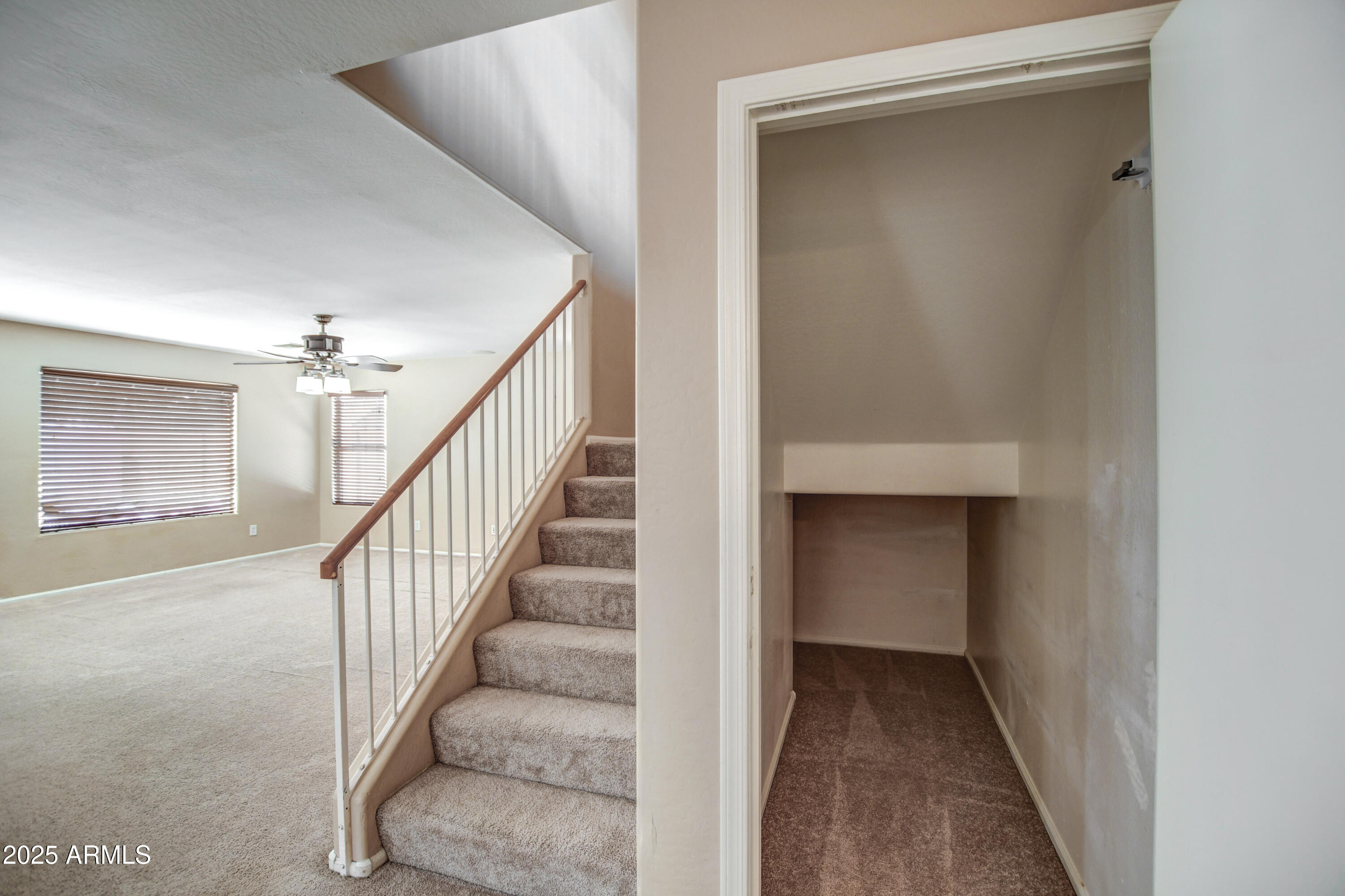 40437 W ROBBINS Drive