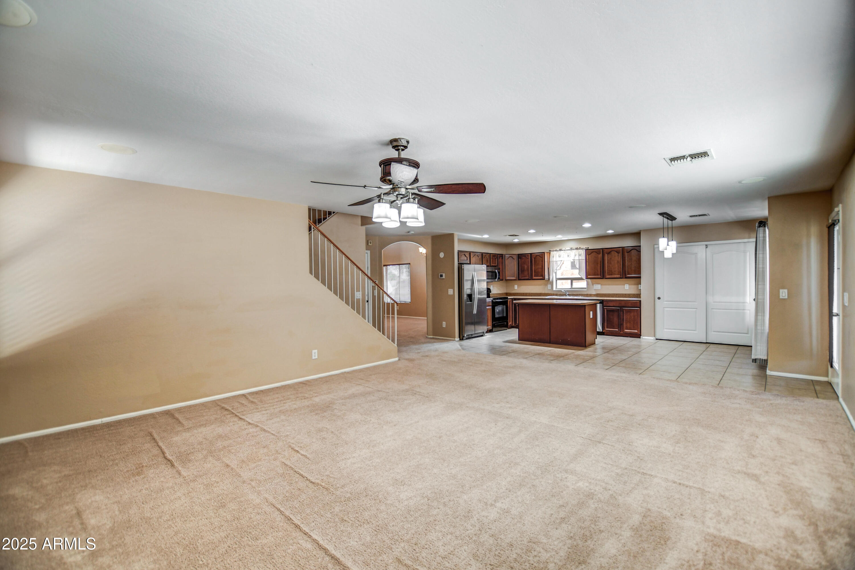 40437 W ROBBINS Drive