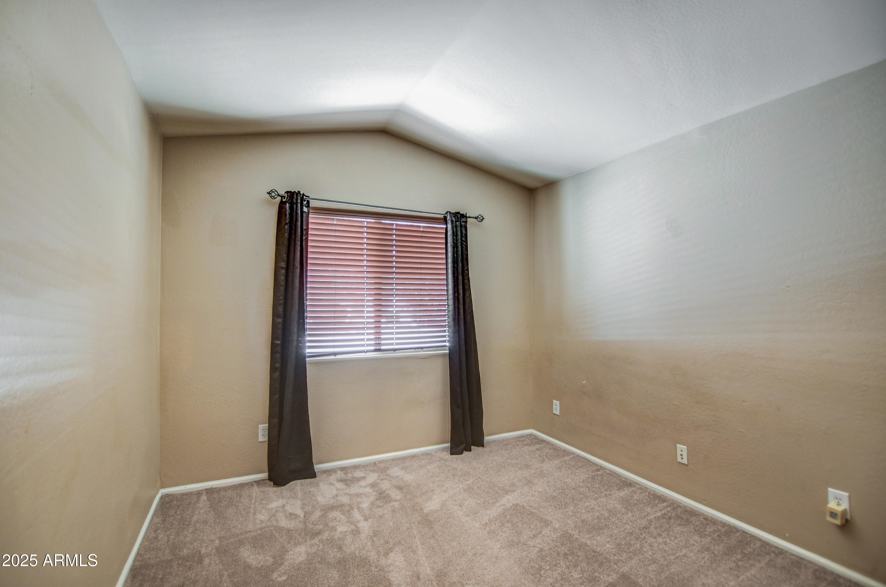 40437 W ROBBINS Drive