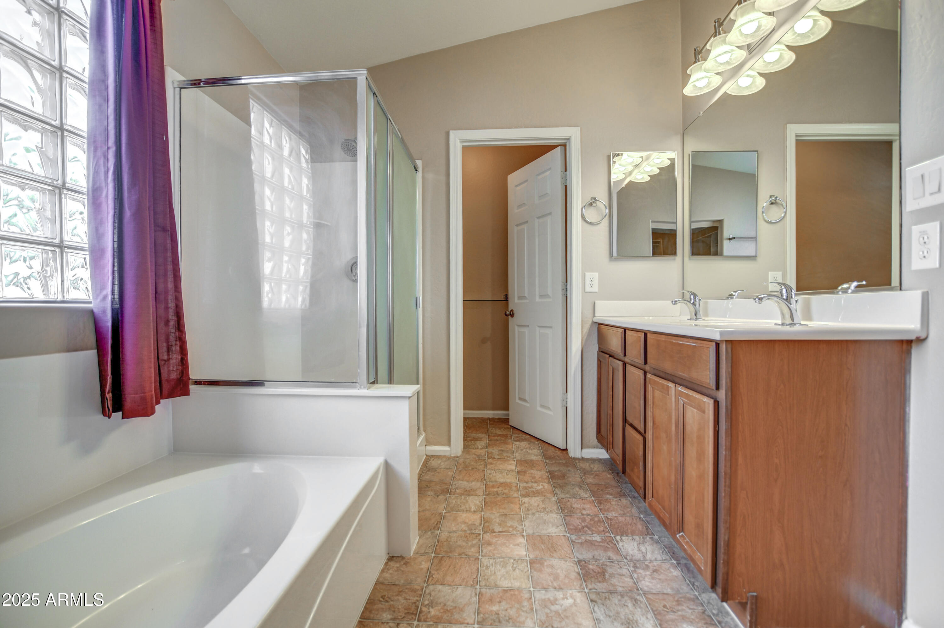 40437 W ROBBINS Drive