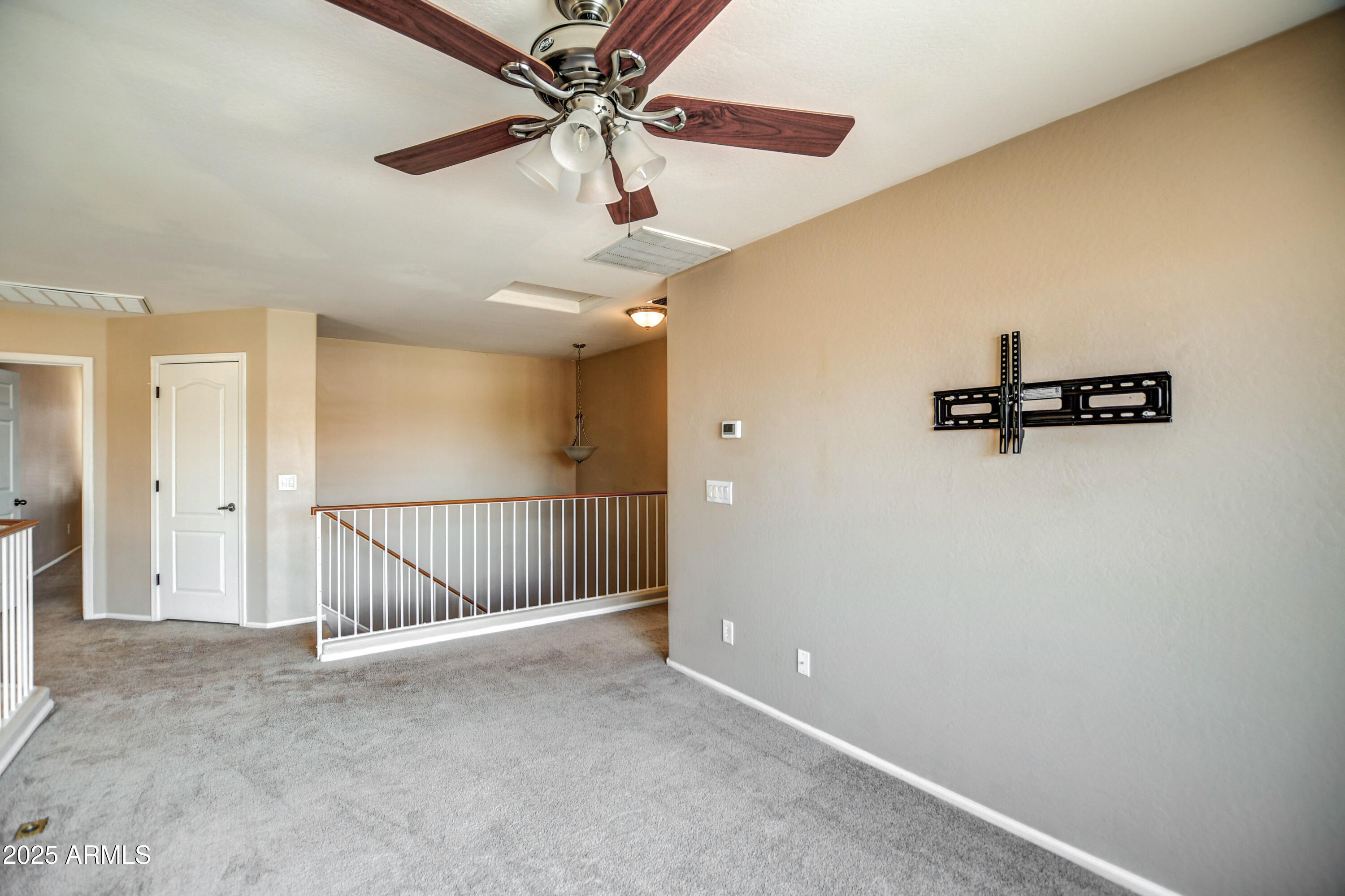 40437 W ROBBINS Drive