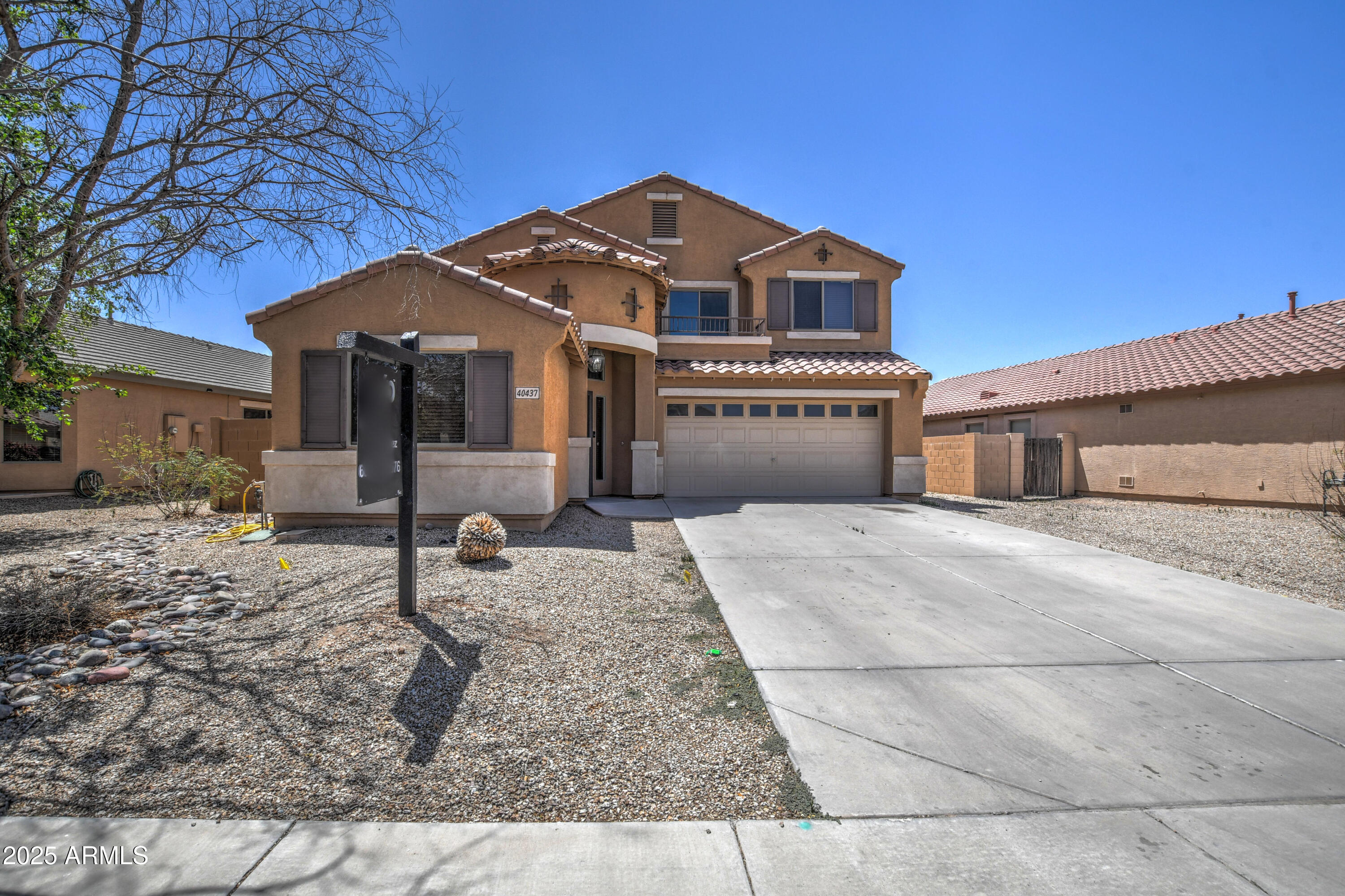 40437 W ROBBINS Drive