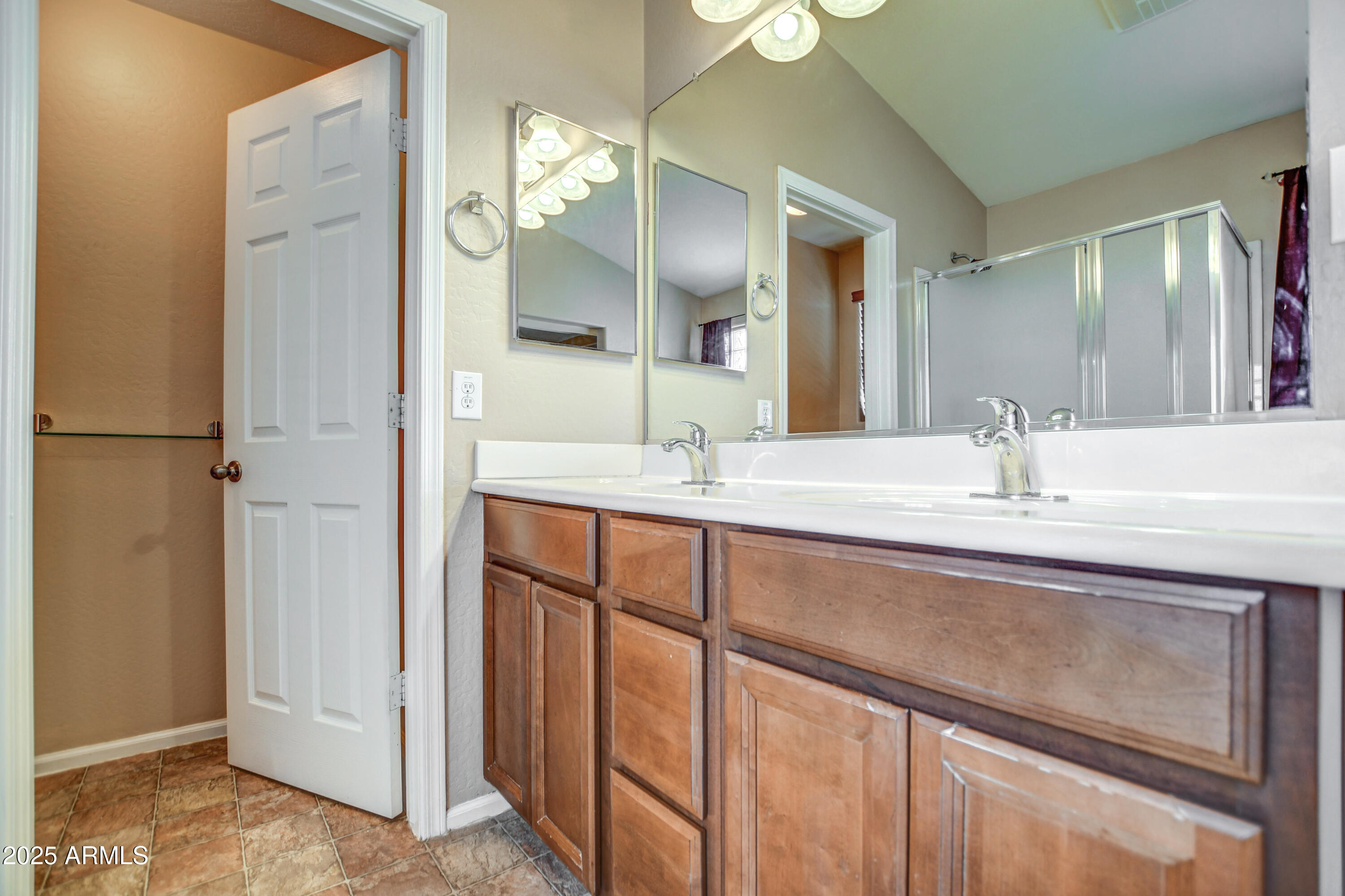 40437 W ROBBINS Drive