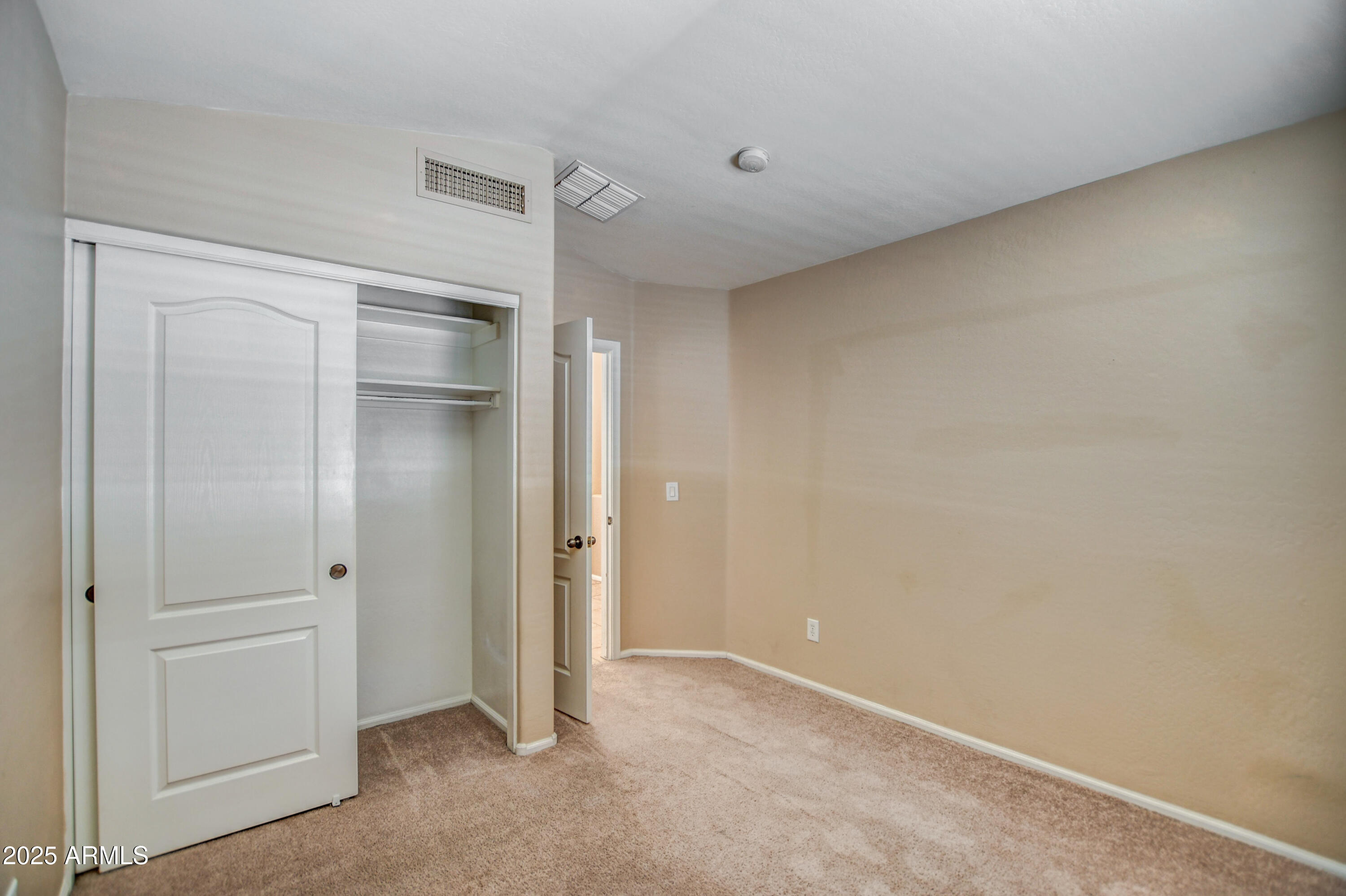 40437 W ROBBINS Drive