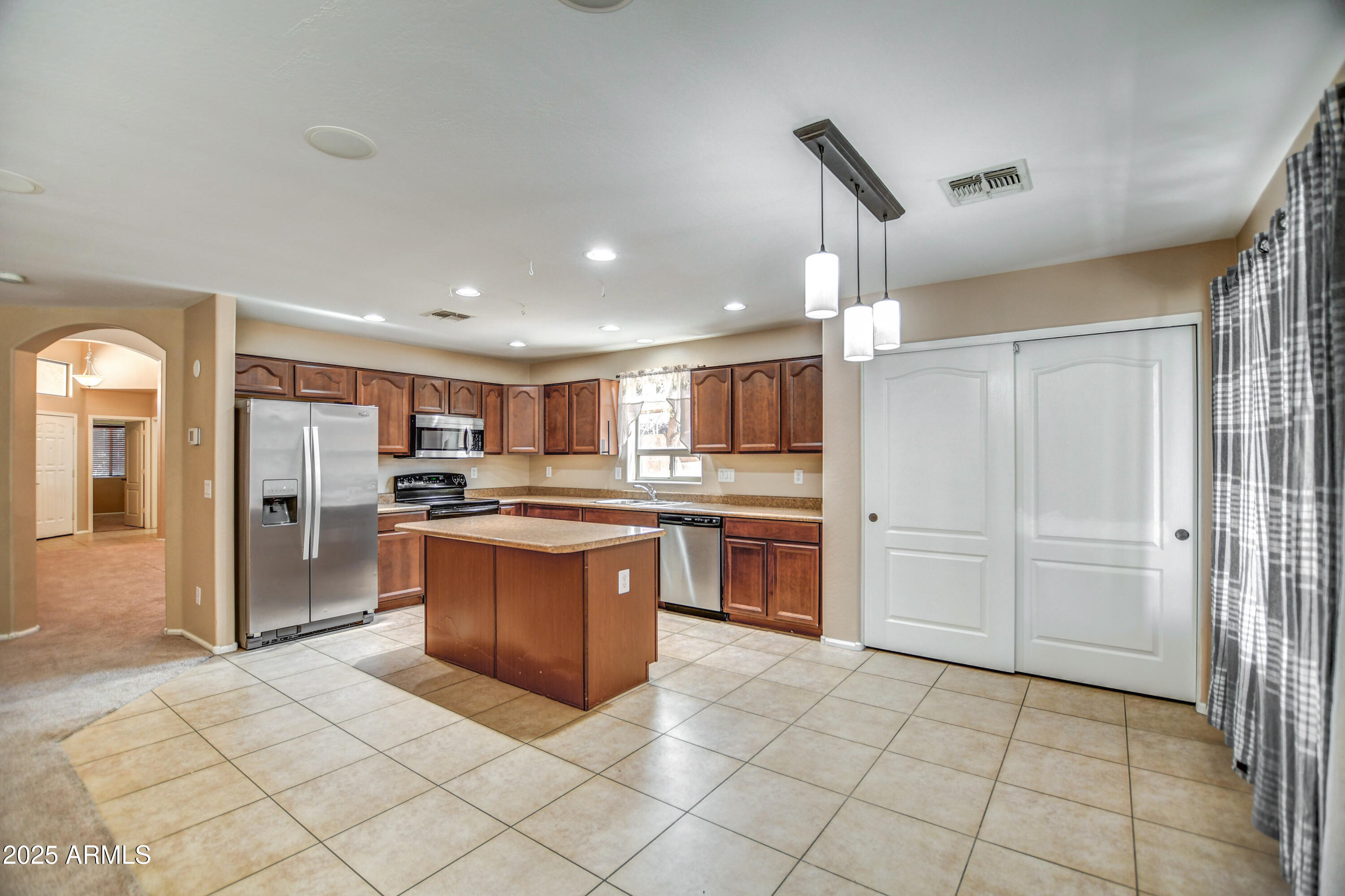 40437 W ROBBINS Drive