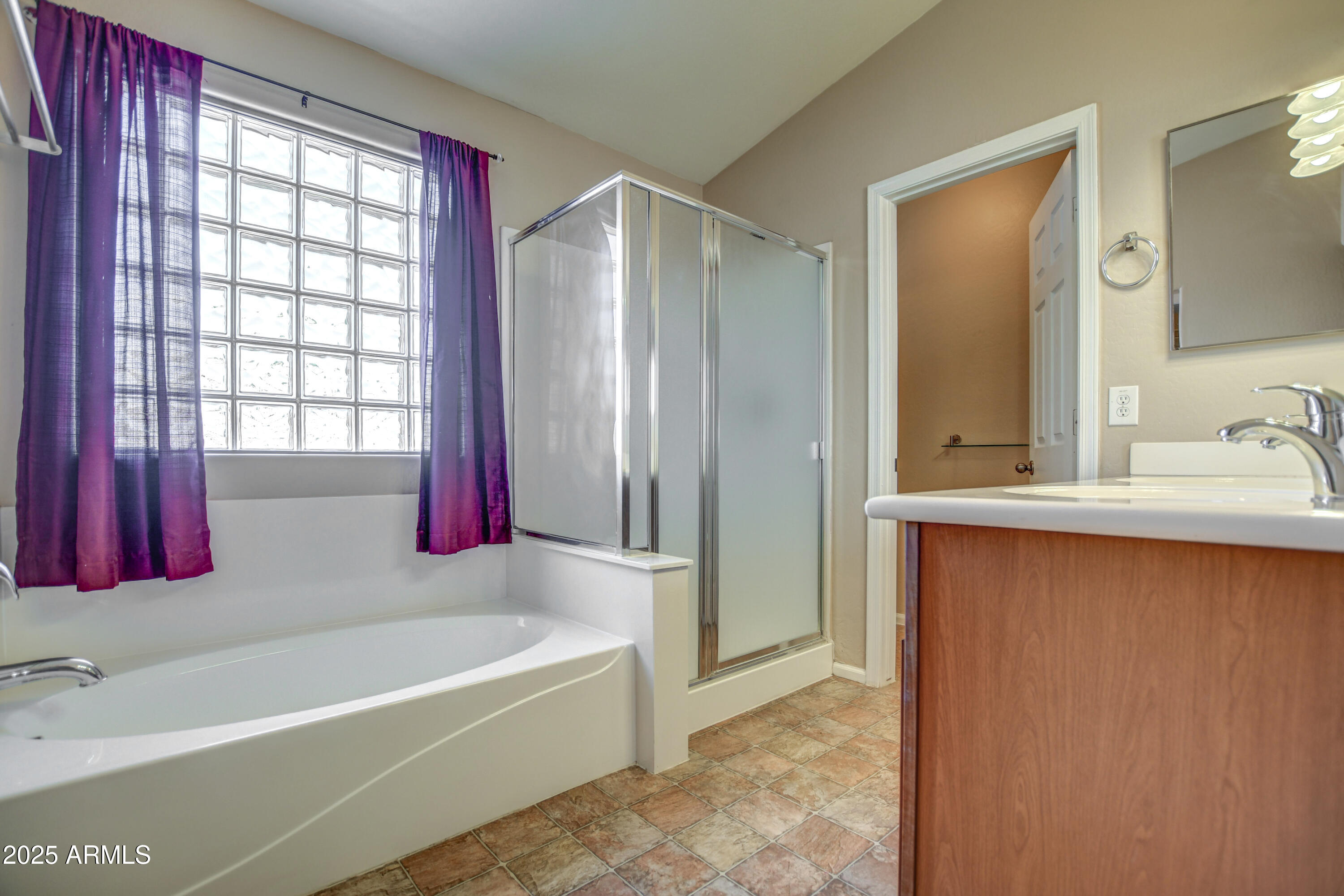 40437 W ROBBINS Drive