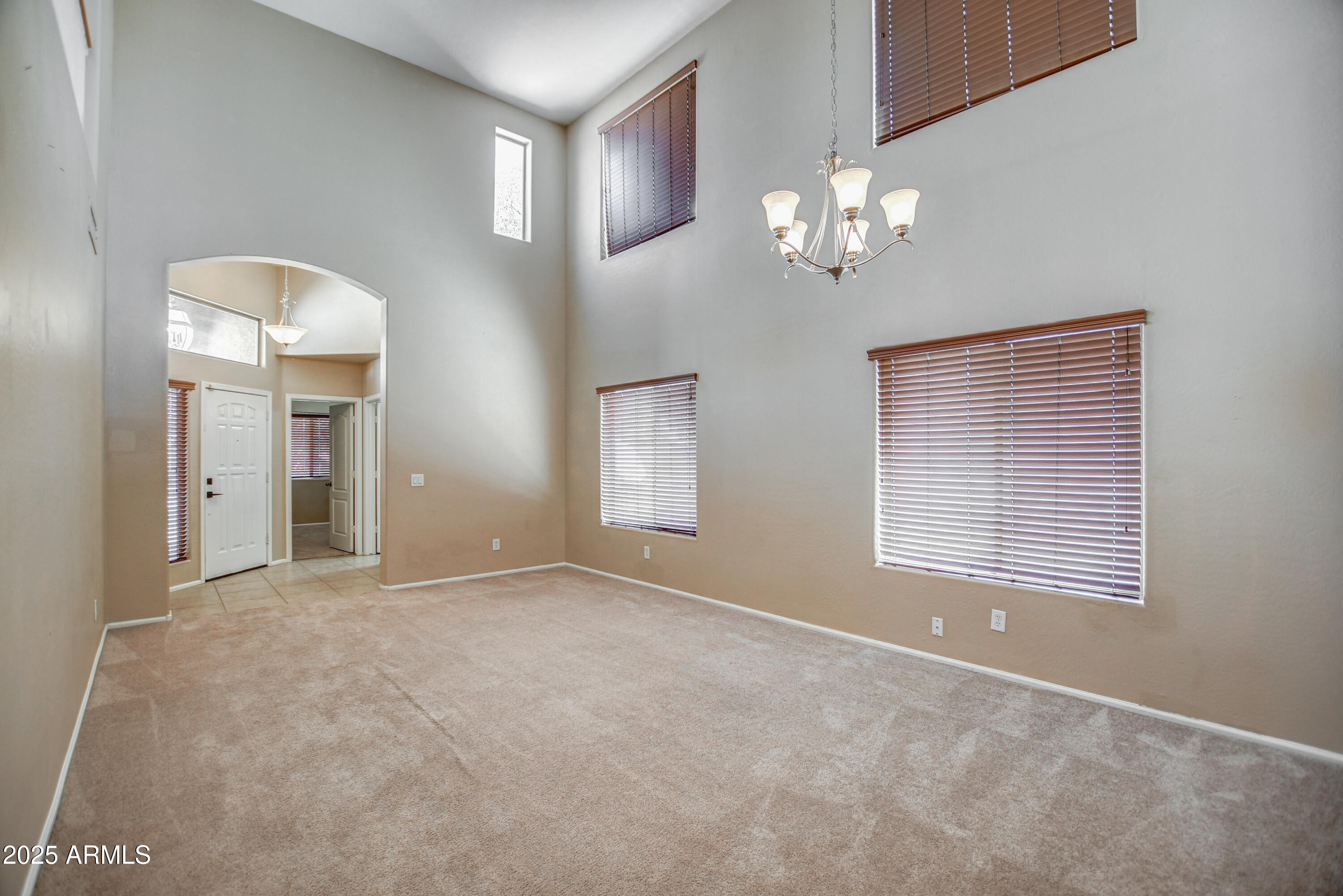 40437 W ROBBINS Drive