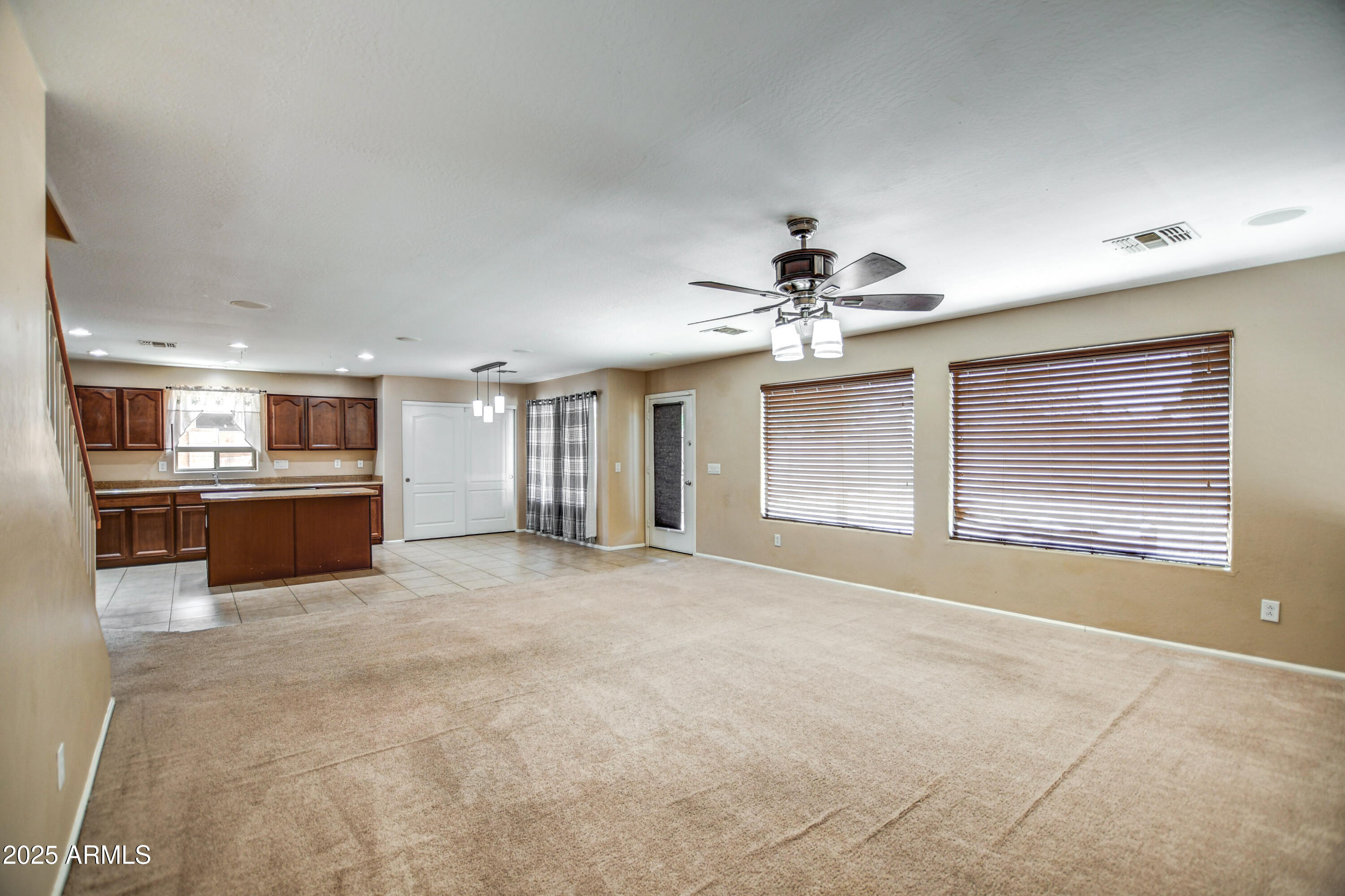 40437 W ROBBINS Drive