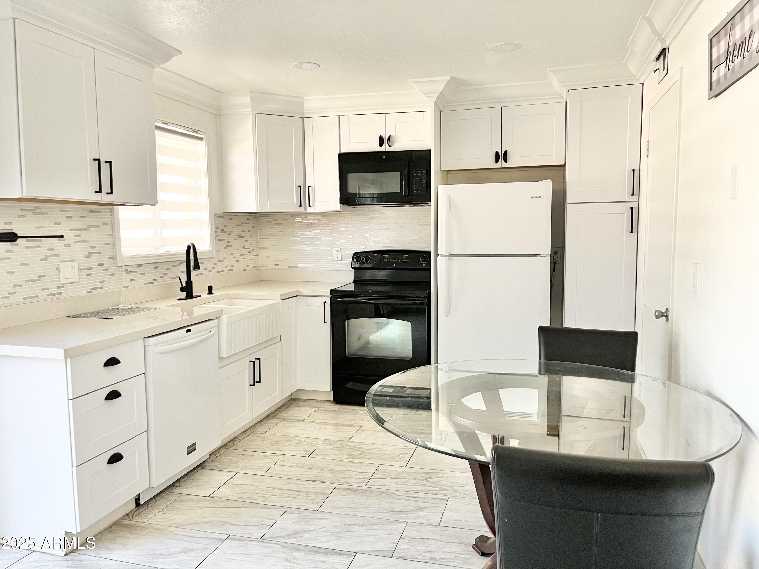 6565 N 19TH Avenue, 27