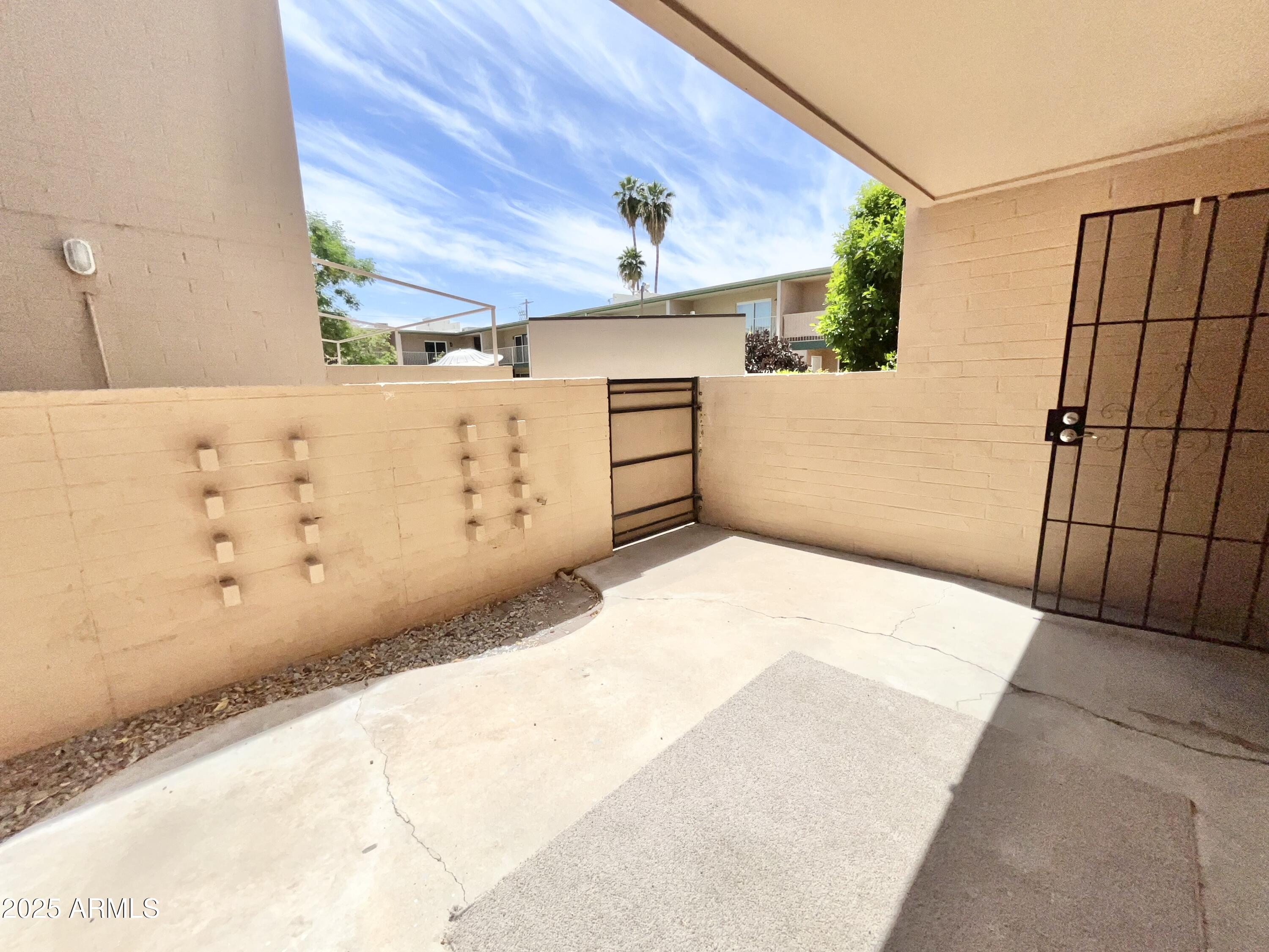 6565 N 19TH Avenue, 27