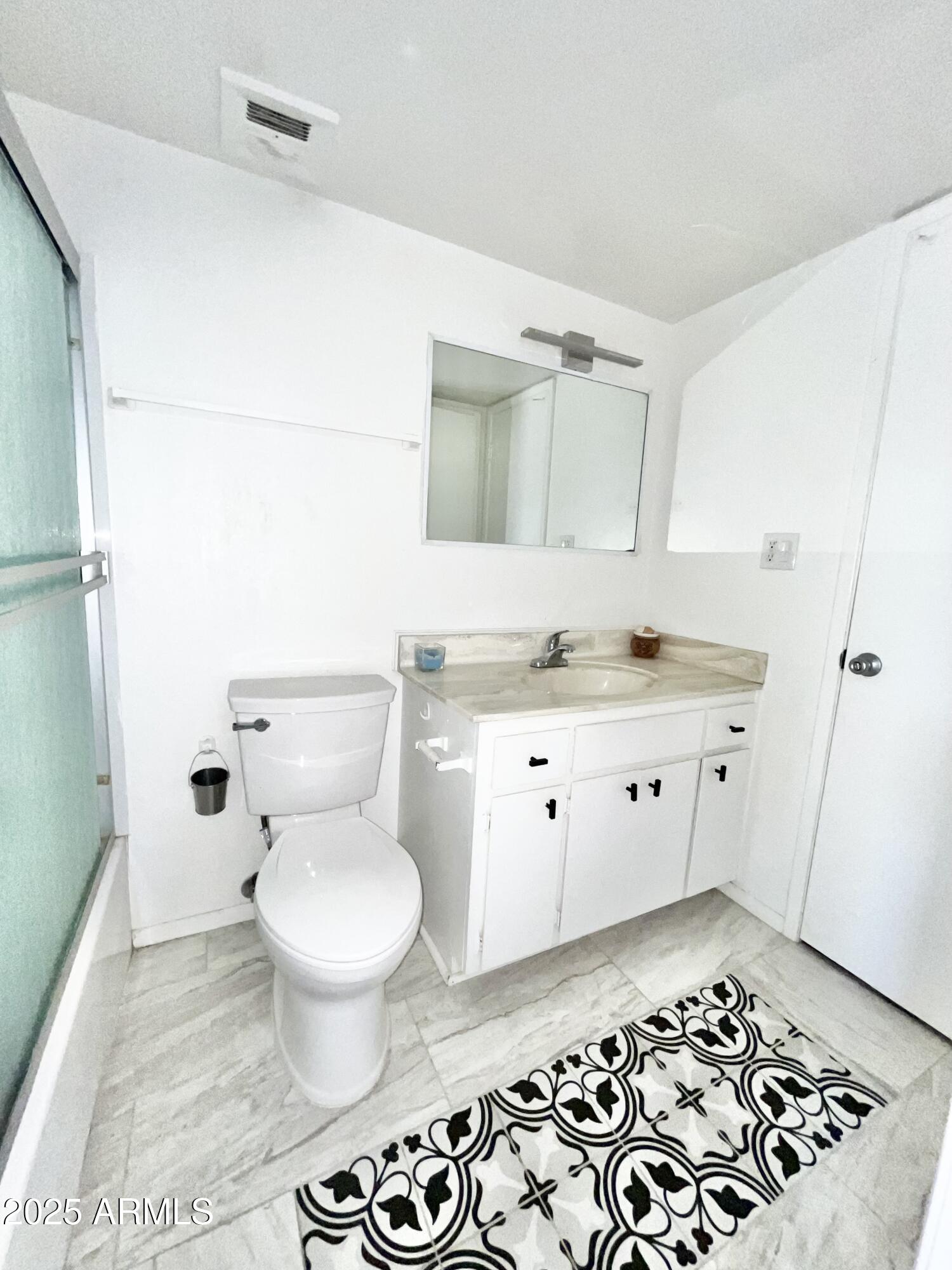 6565 N 19TH Avenue, 27