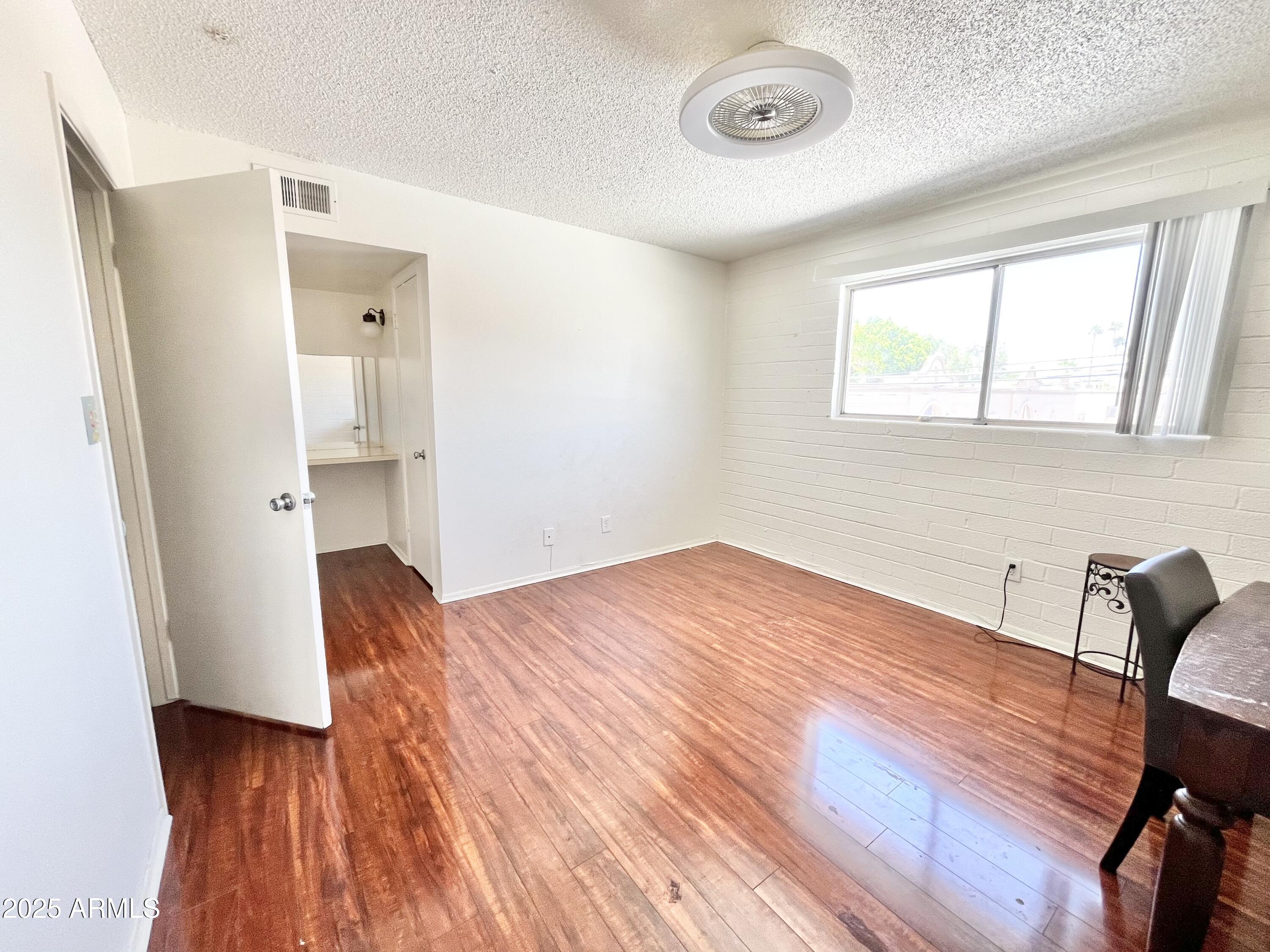 6565 N 19TH Avenue, 27