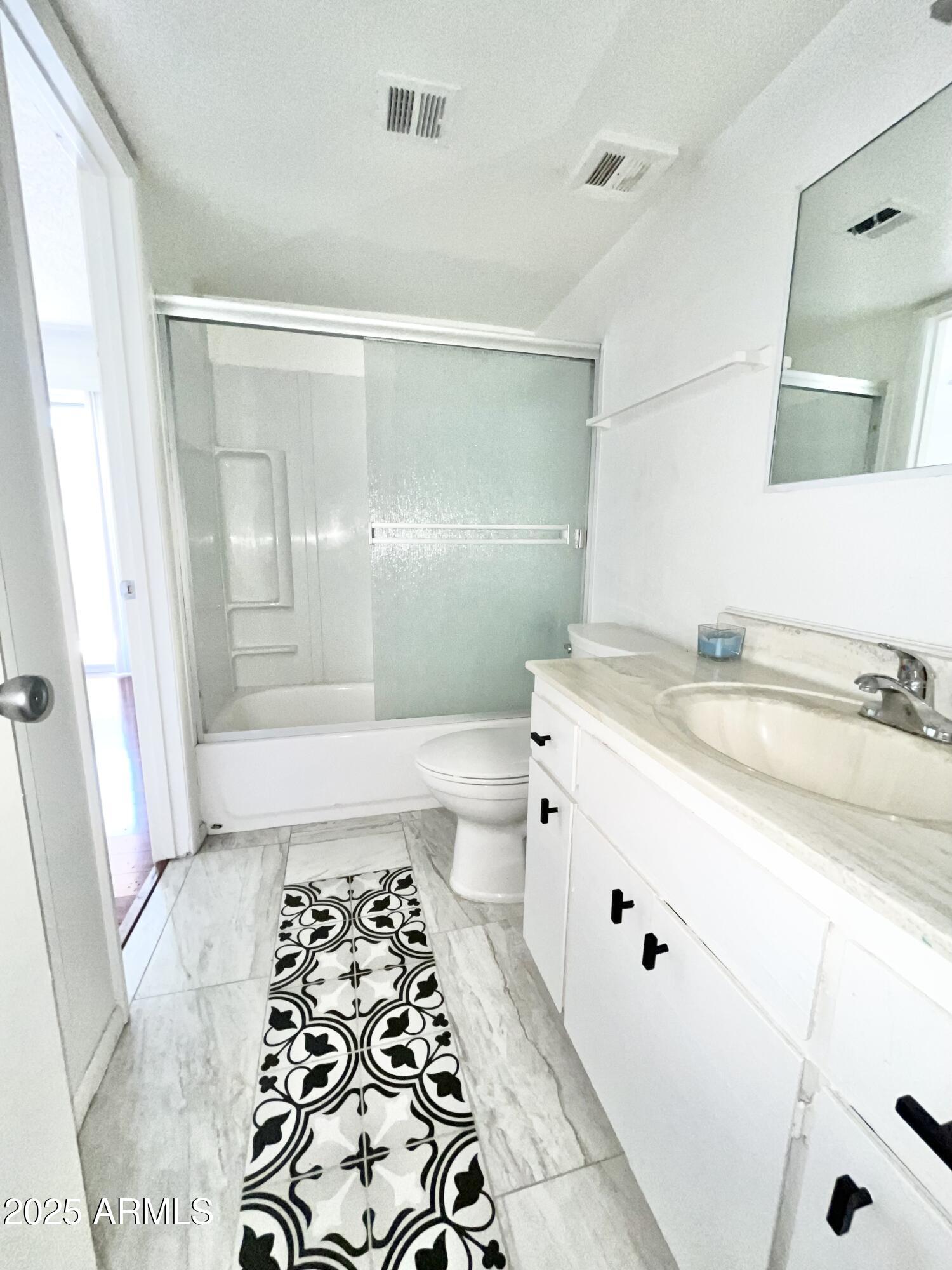 6565 N 19TH Avenue, 27