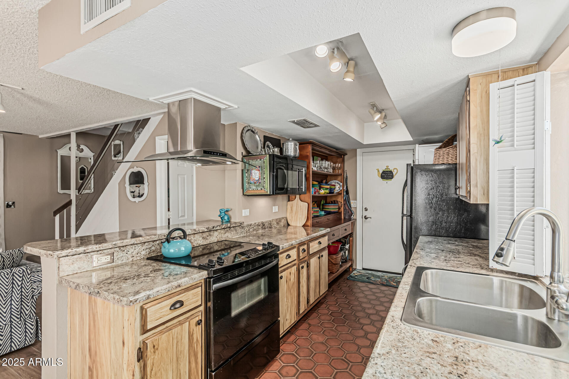 1808 E HAYWARD Avenue, 1