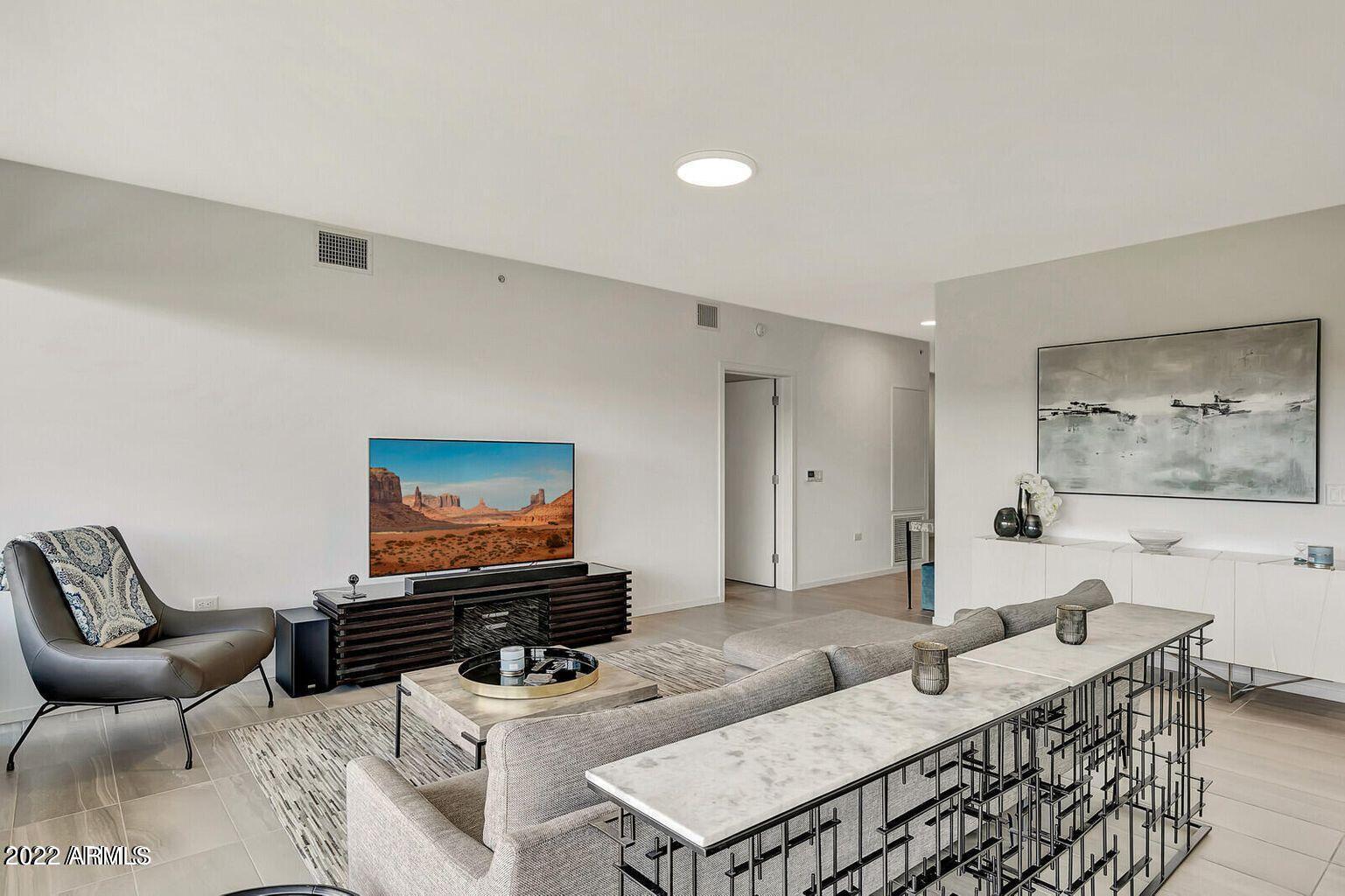 7180 E KIERLAND Boulevard, 208