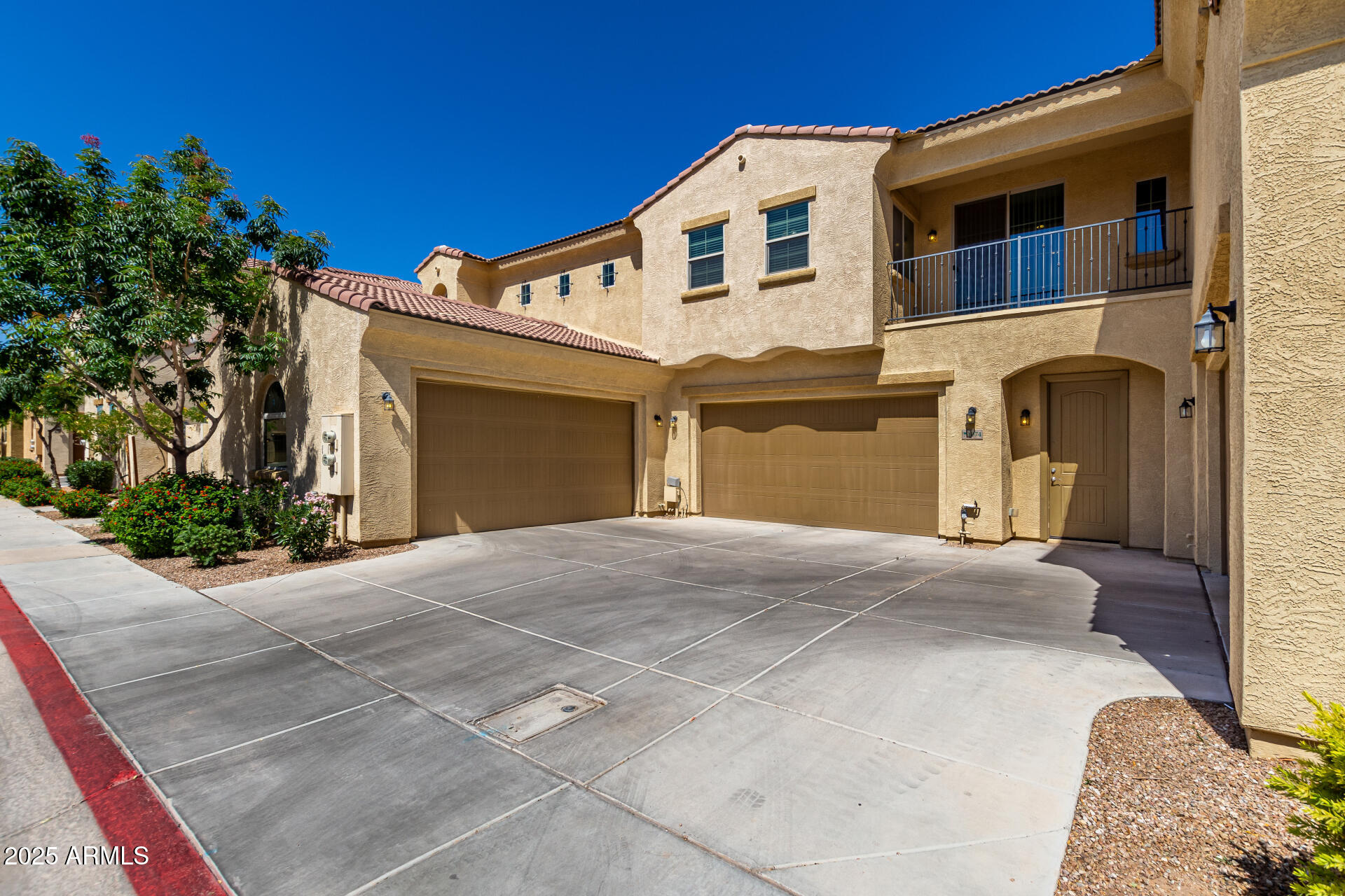 1367 S COUNTRY CLUB Drive, 1074