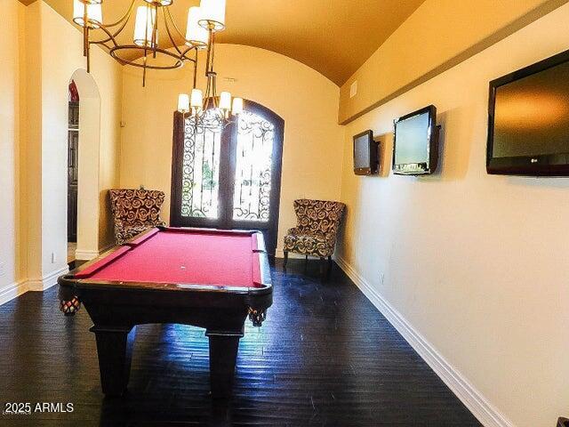 1367 S COUNTRY CLUB Drive, 1074