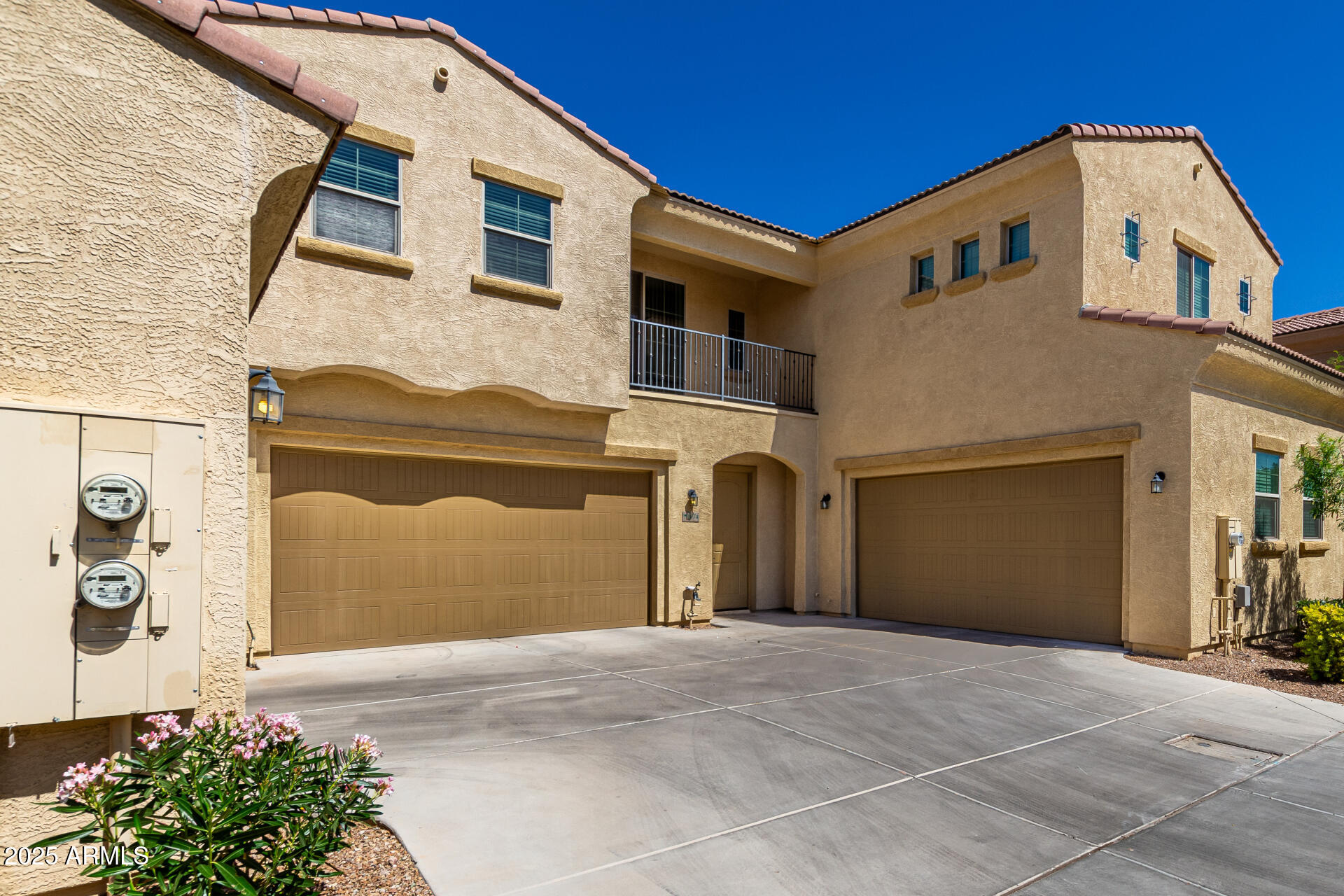 1367 S COUNTRY CLUB Drive, 1074