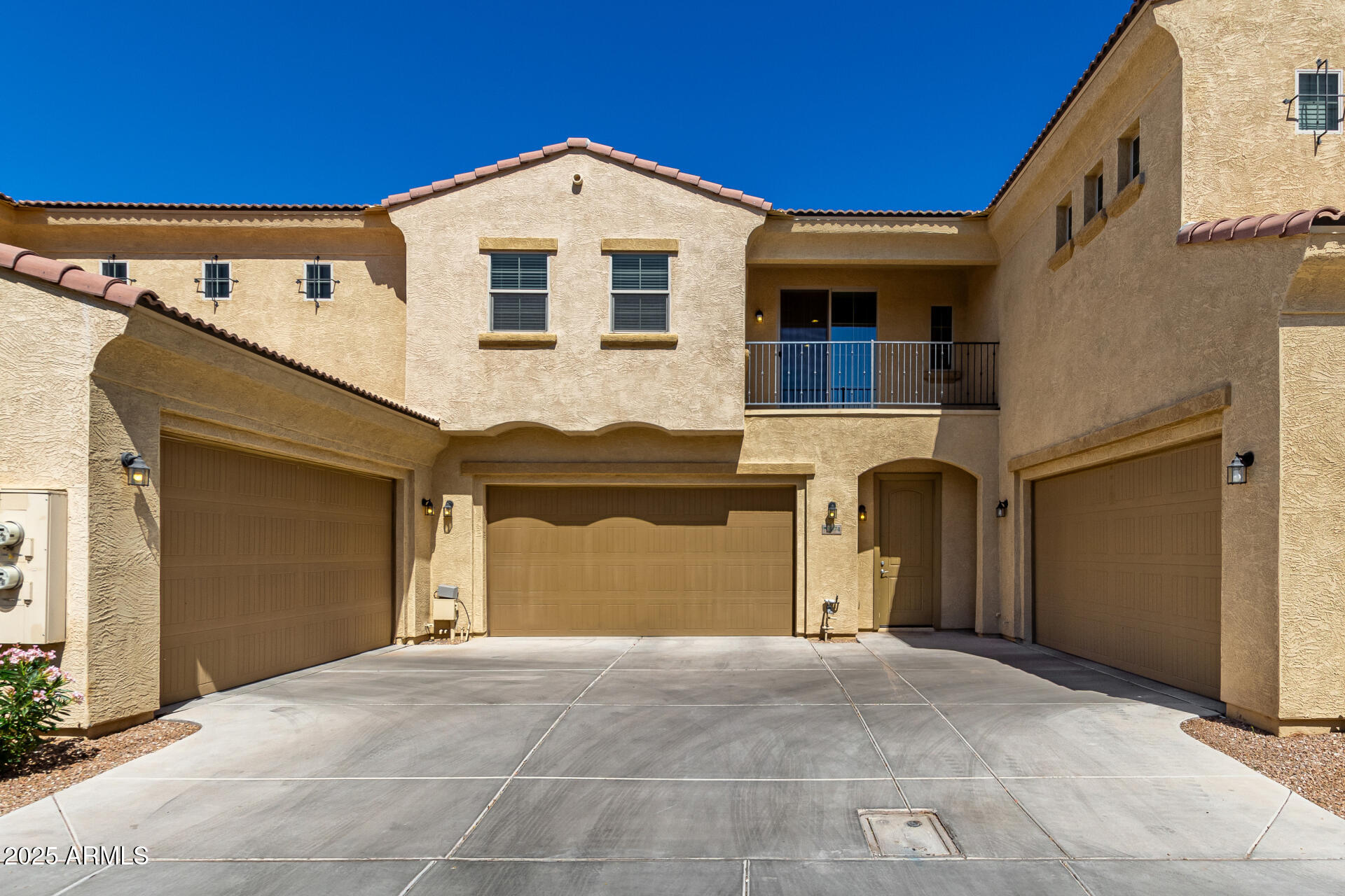 1367 S COUNTRY CLUB Drive, 1074