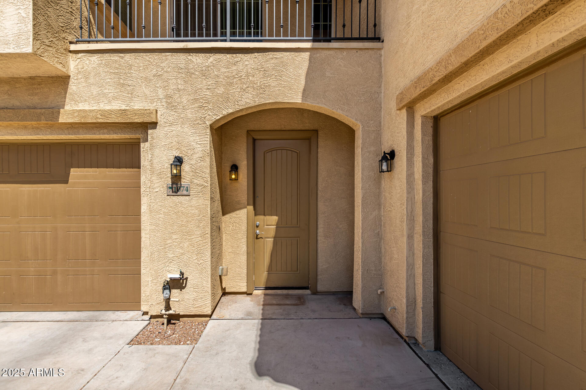 1367 S COUNTRY CLUB Drive, 1074