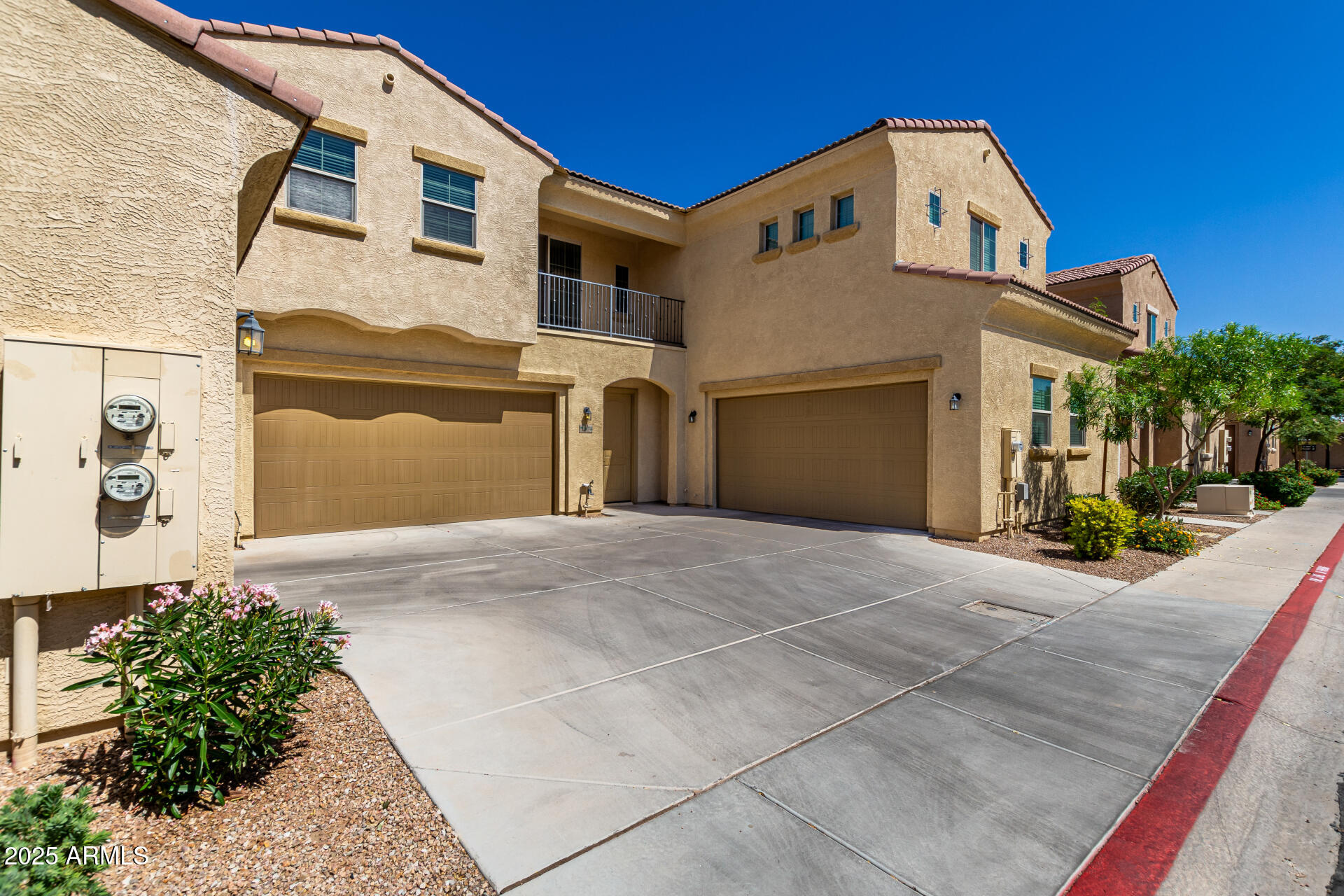 1367 S COUNTRY CLUB Drive, 1074