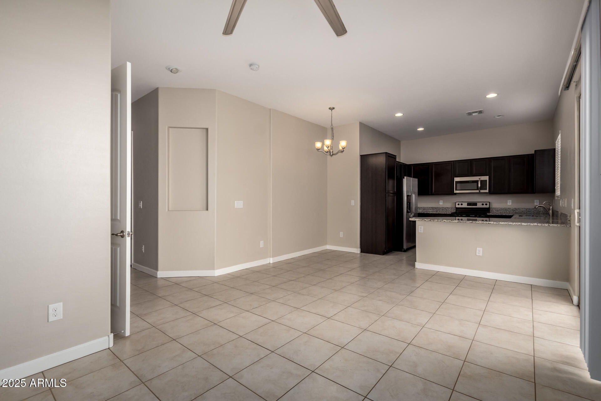 1367 S COUNTRY CLUB Drive, 1074