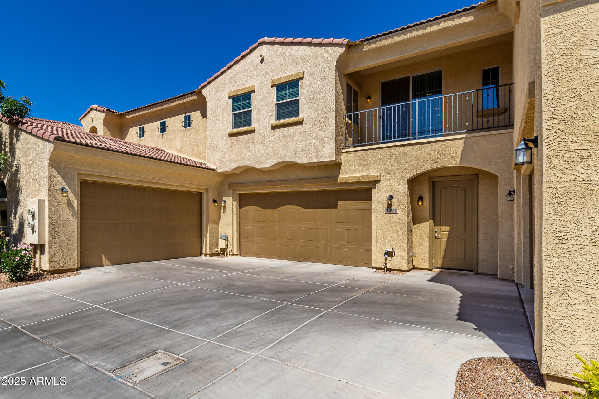 1367 S COUNTRY CLUB Drive, 1074