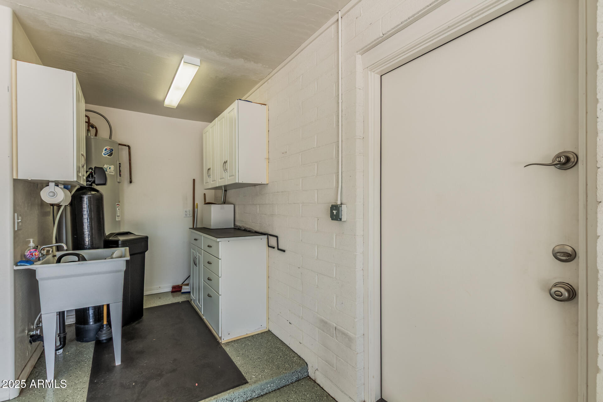 3300 N CORONADO Street