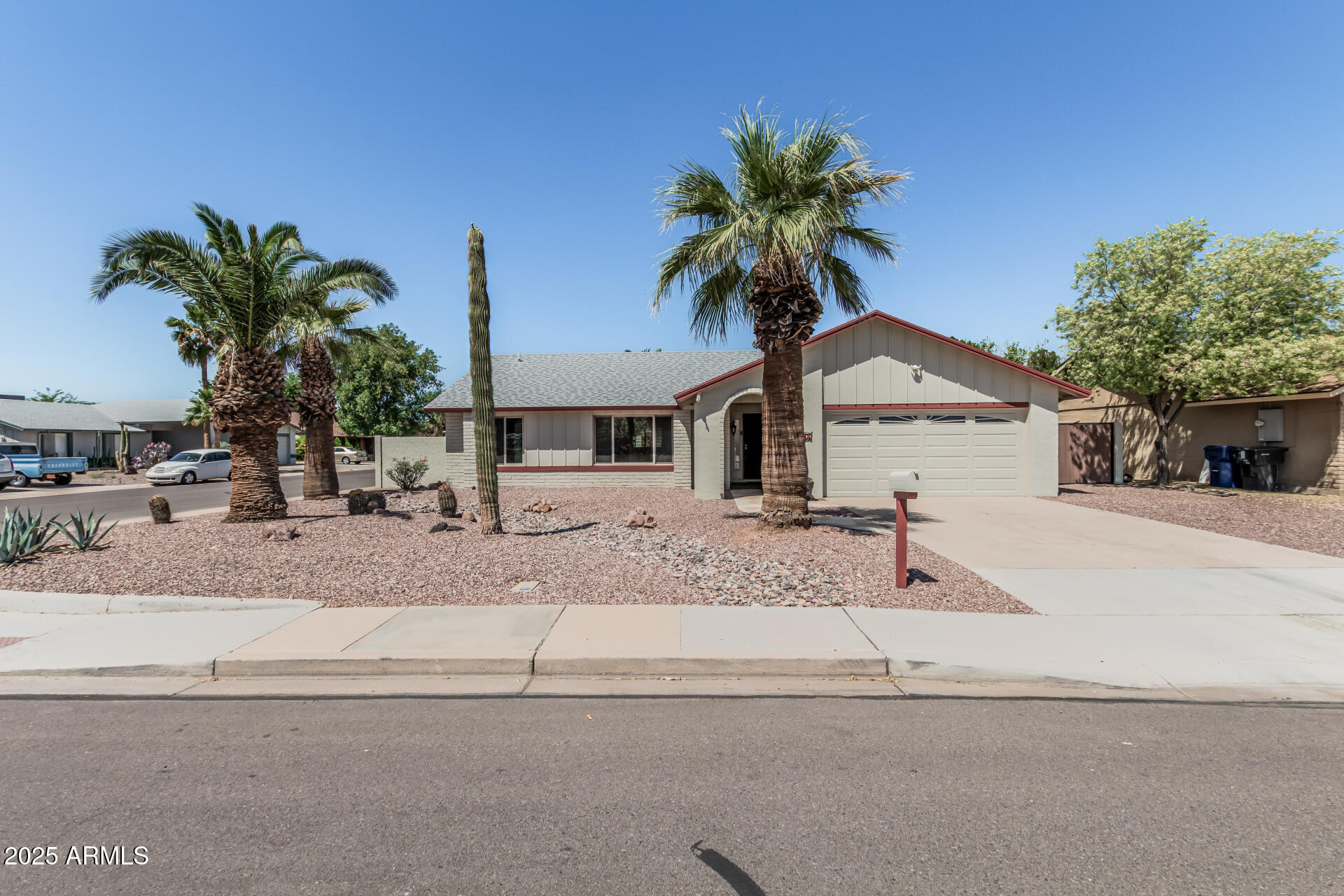 3300 N CORONADO Street