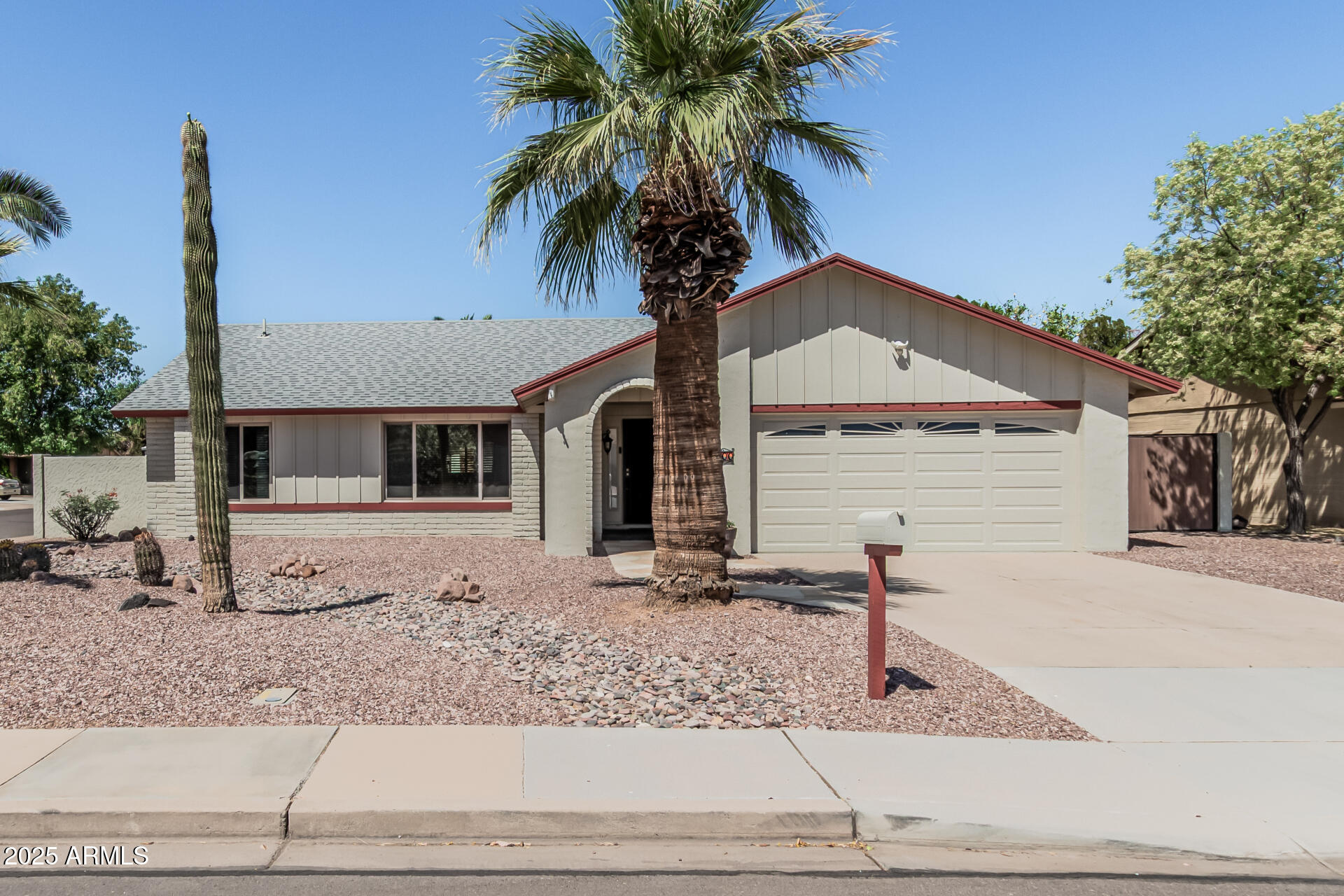 3300 N CORONADO Street