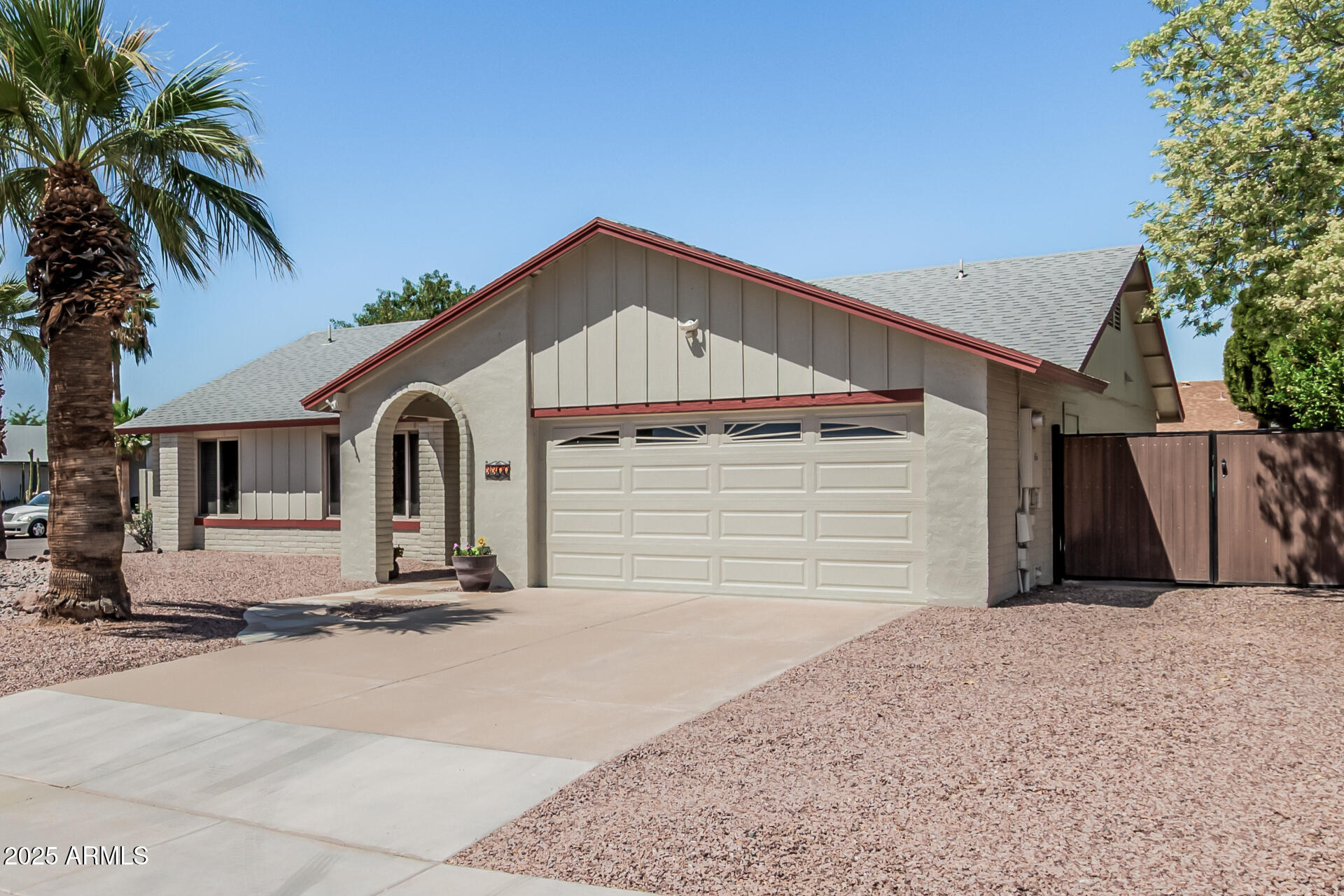 3300 N CORONADO Street