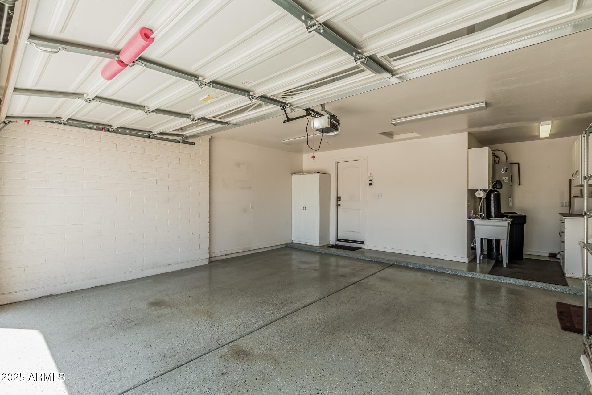 3300 N CORONADO Street