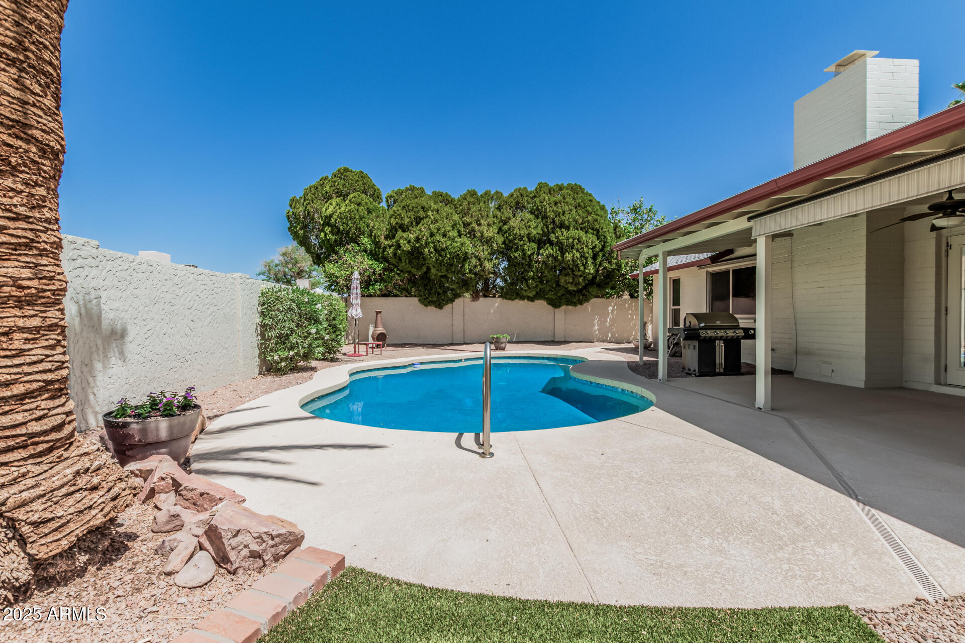 3300 N CORONADO Street